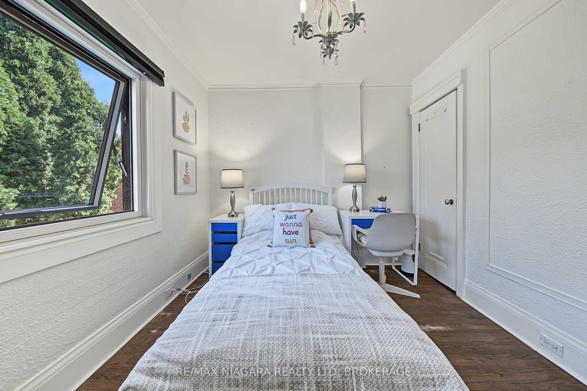 38 Yonge Boulevard Property Photo 26