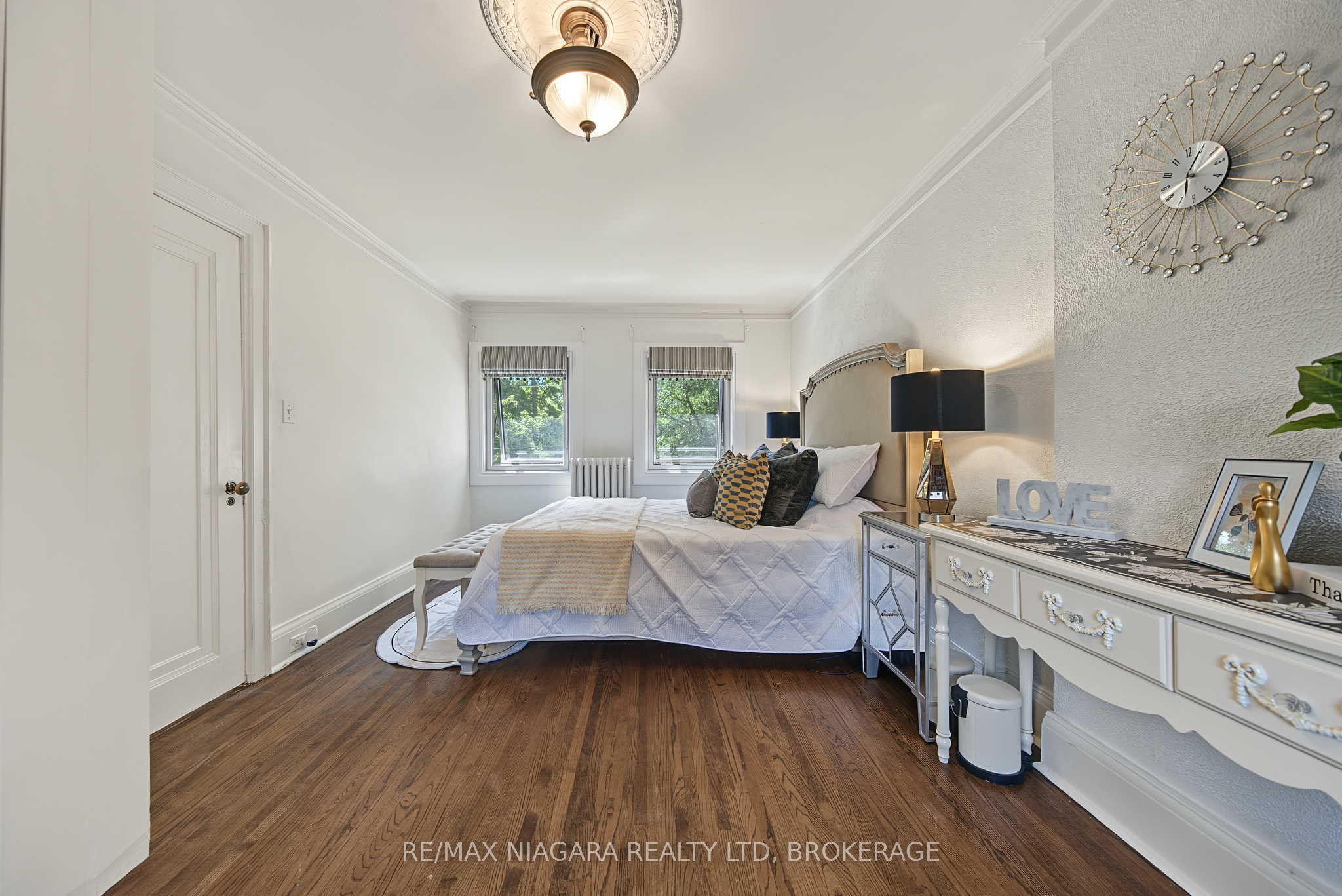 38 Yonge Boulevard Property Photo 32