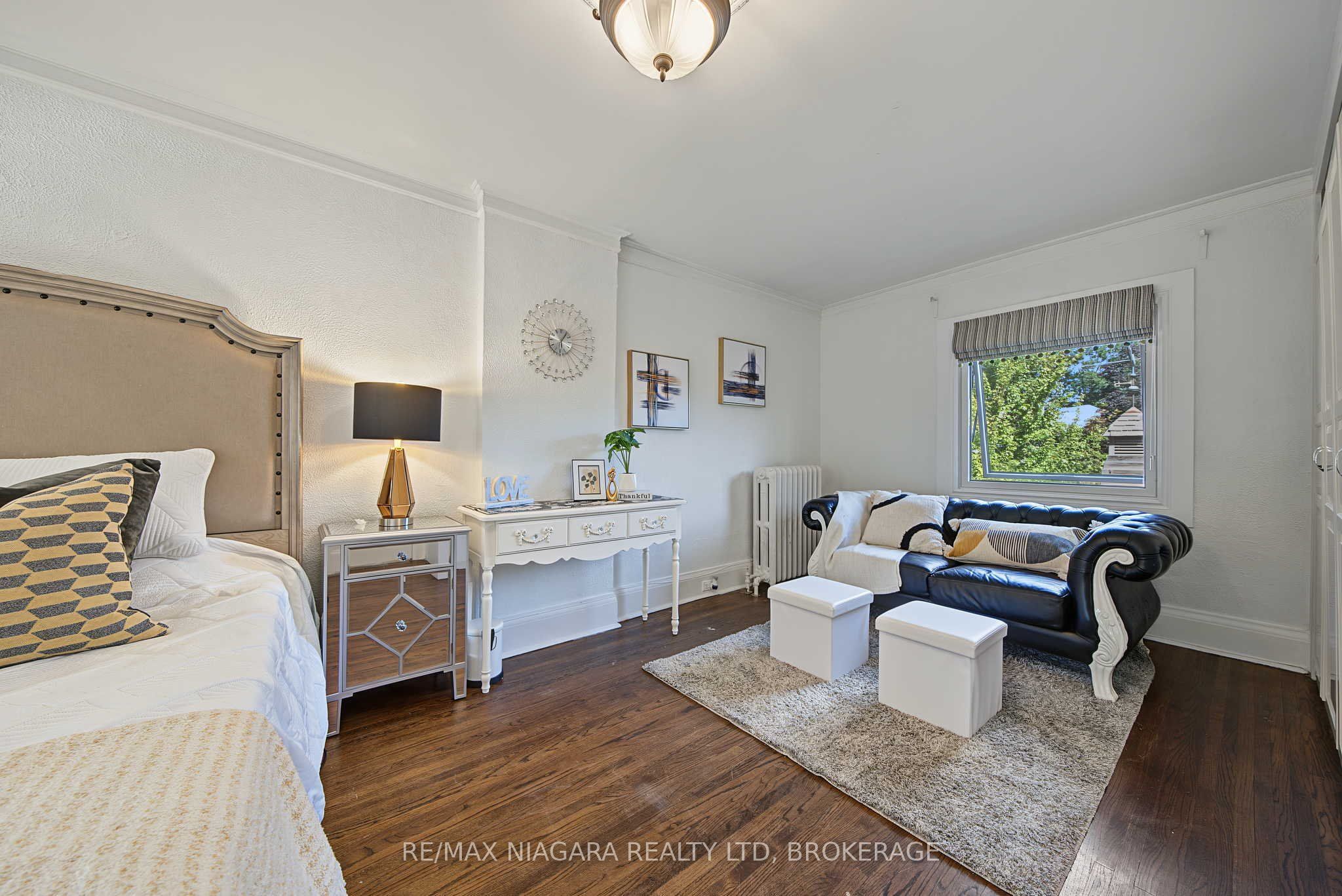 38 Yonge Boulevard Property Photo 33