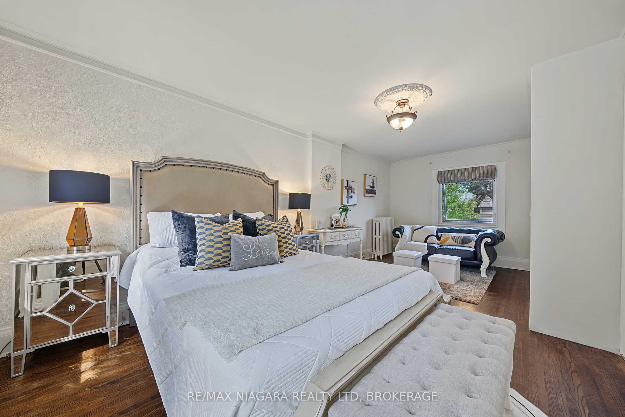 38 Yonge Boulevard Property Photo 34
