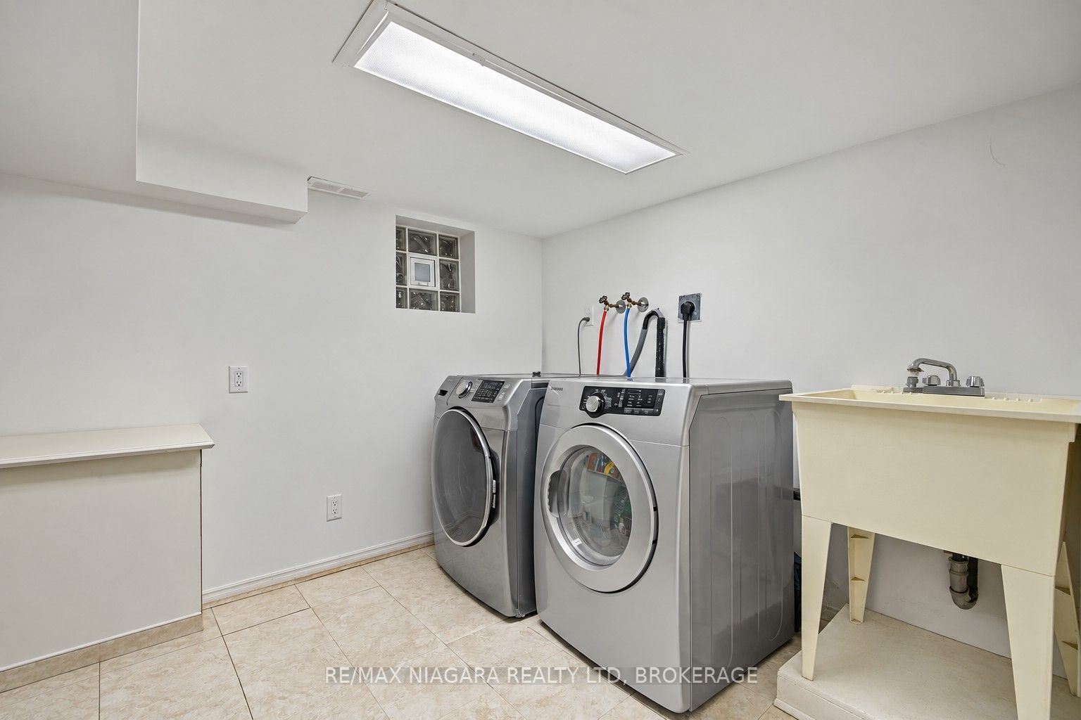38 Yonge Boulevard Property Photo 40