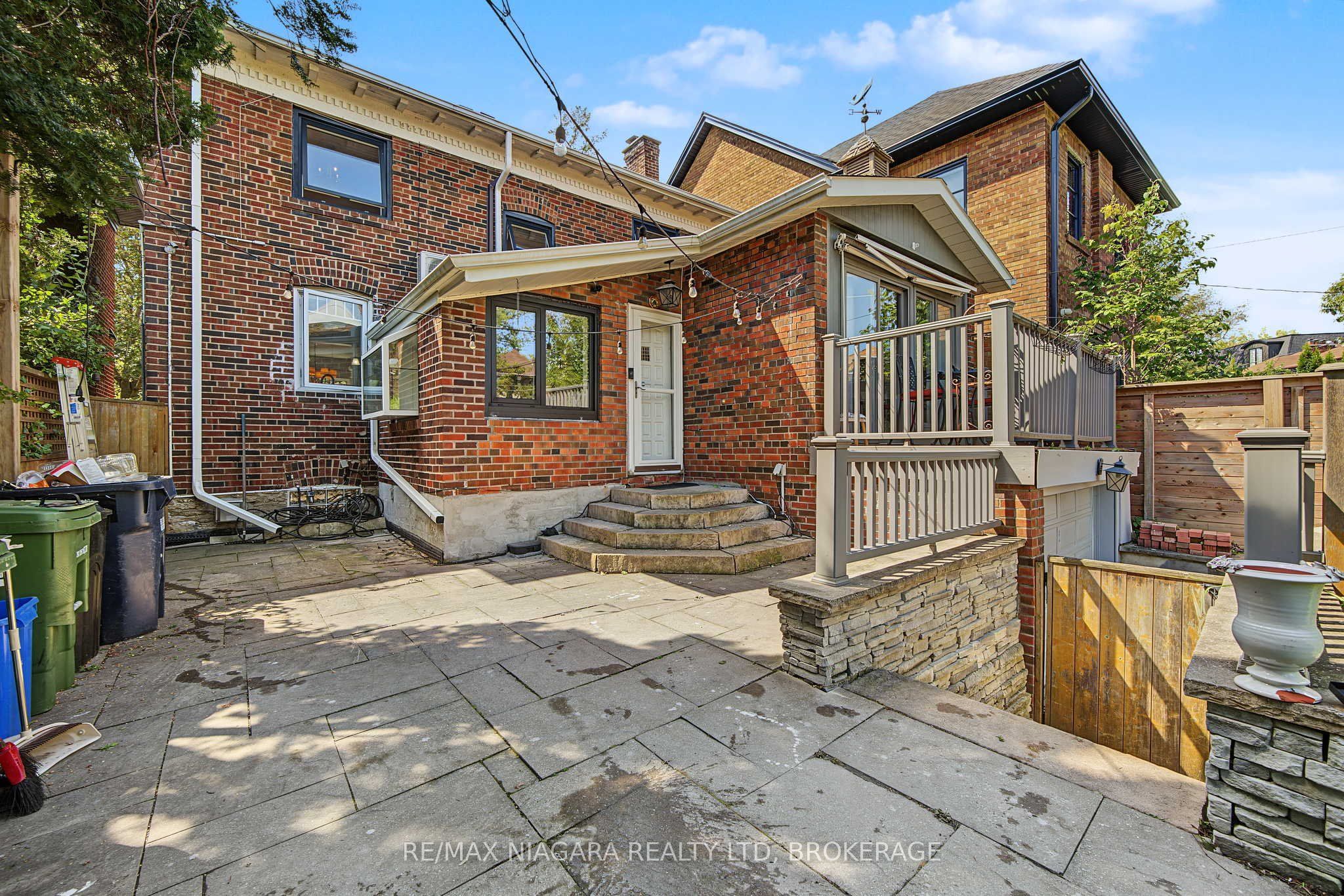 38 Yonge Boulevard Property Photo 41