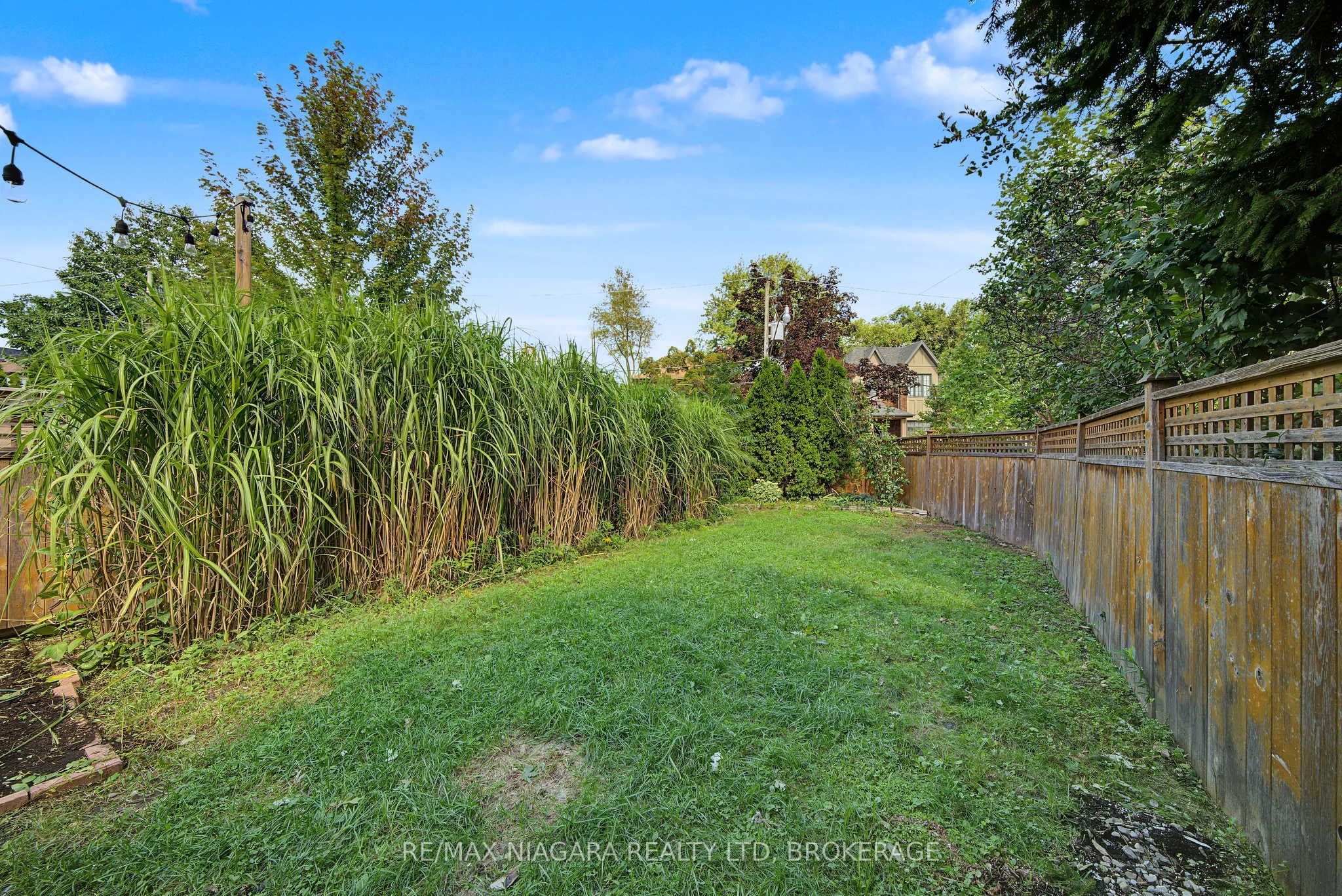 38 Yonge Boulevard Property Photo 42