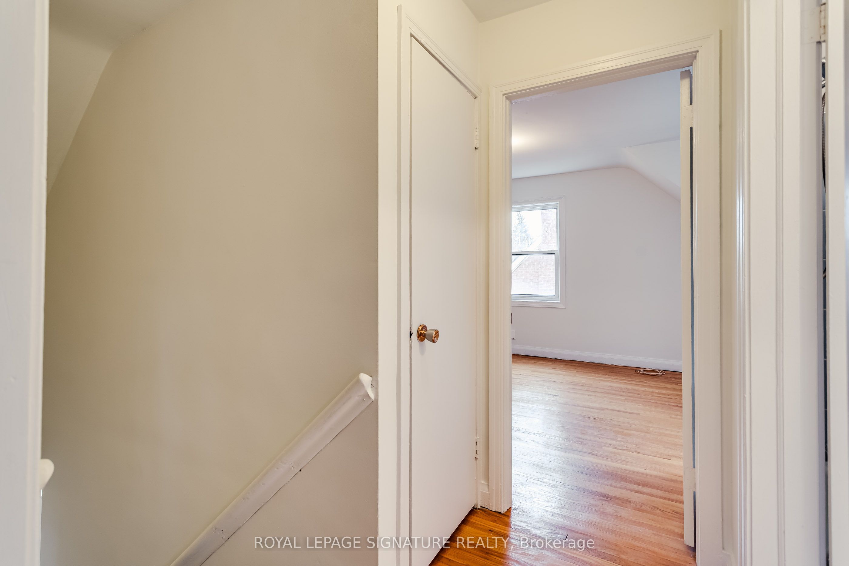 20 Silverton Avenue Property Photo 18