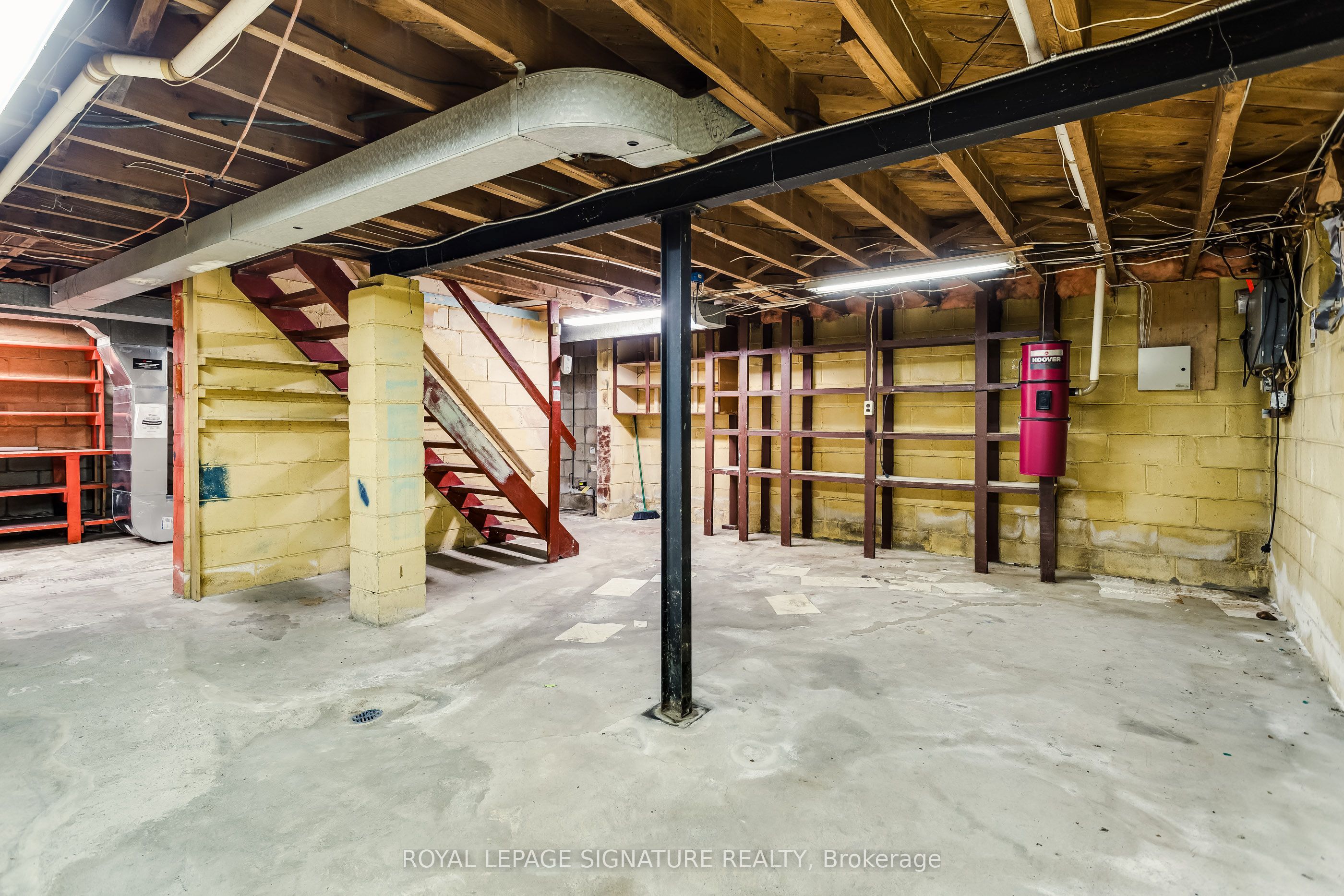 20 Silverton Avenue Property Photo 28