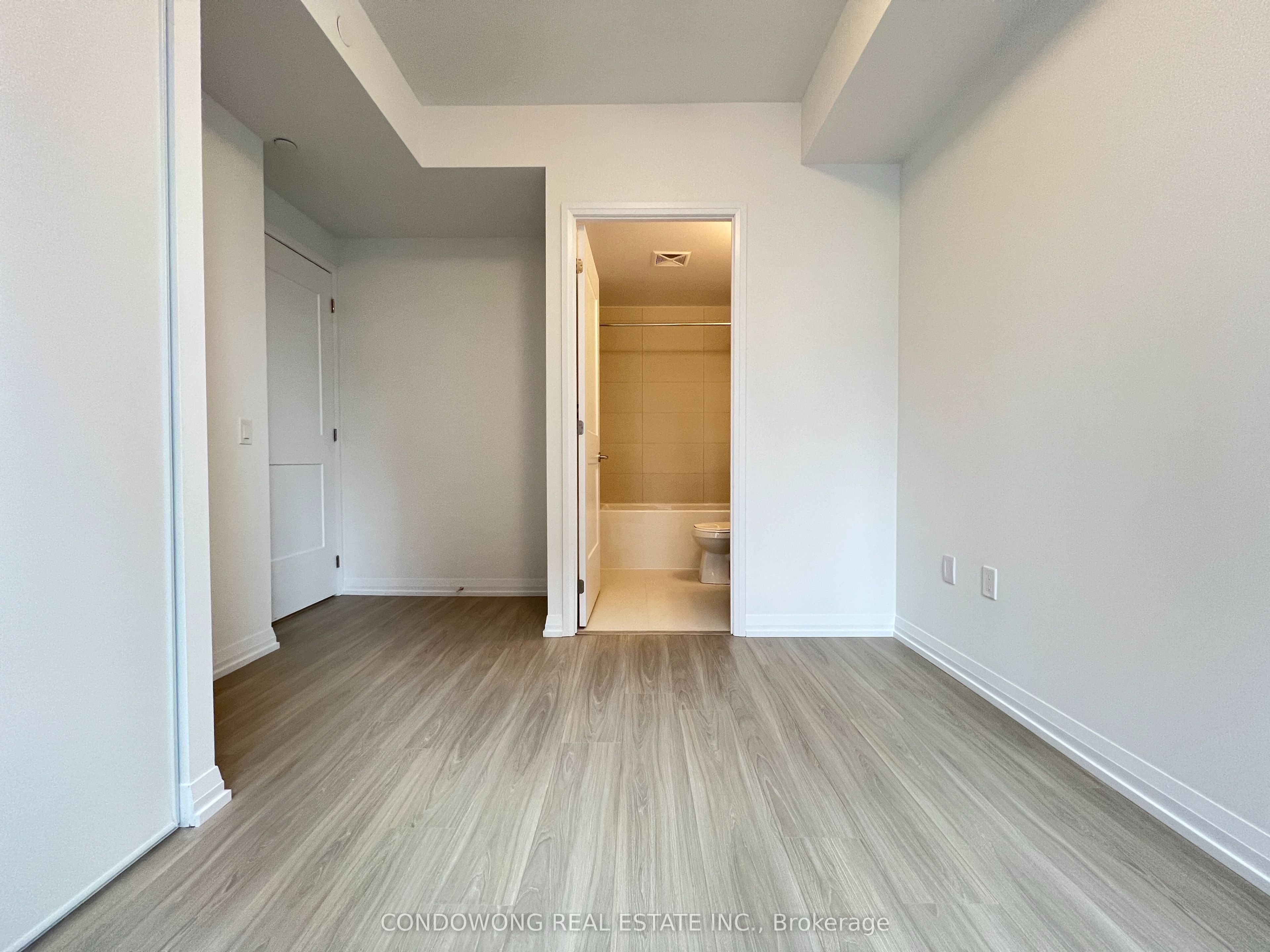 50 Dunfield Avenue 1019 Property Photo 8