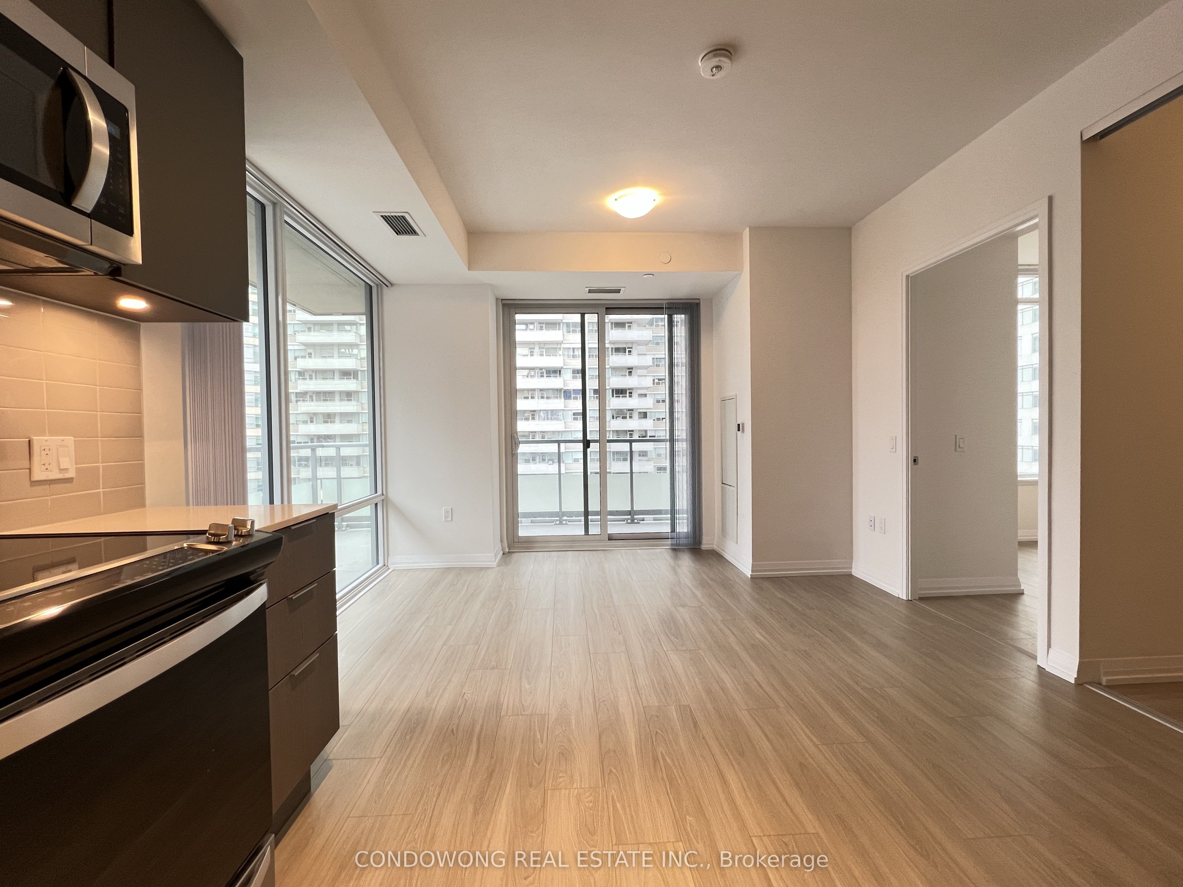 50 Dunfield Avenue 1019 Property Photo 13