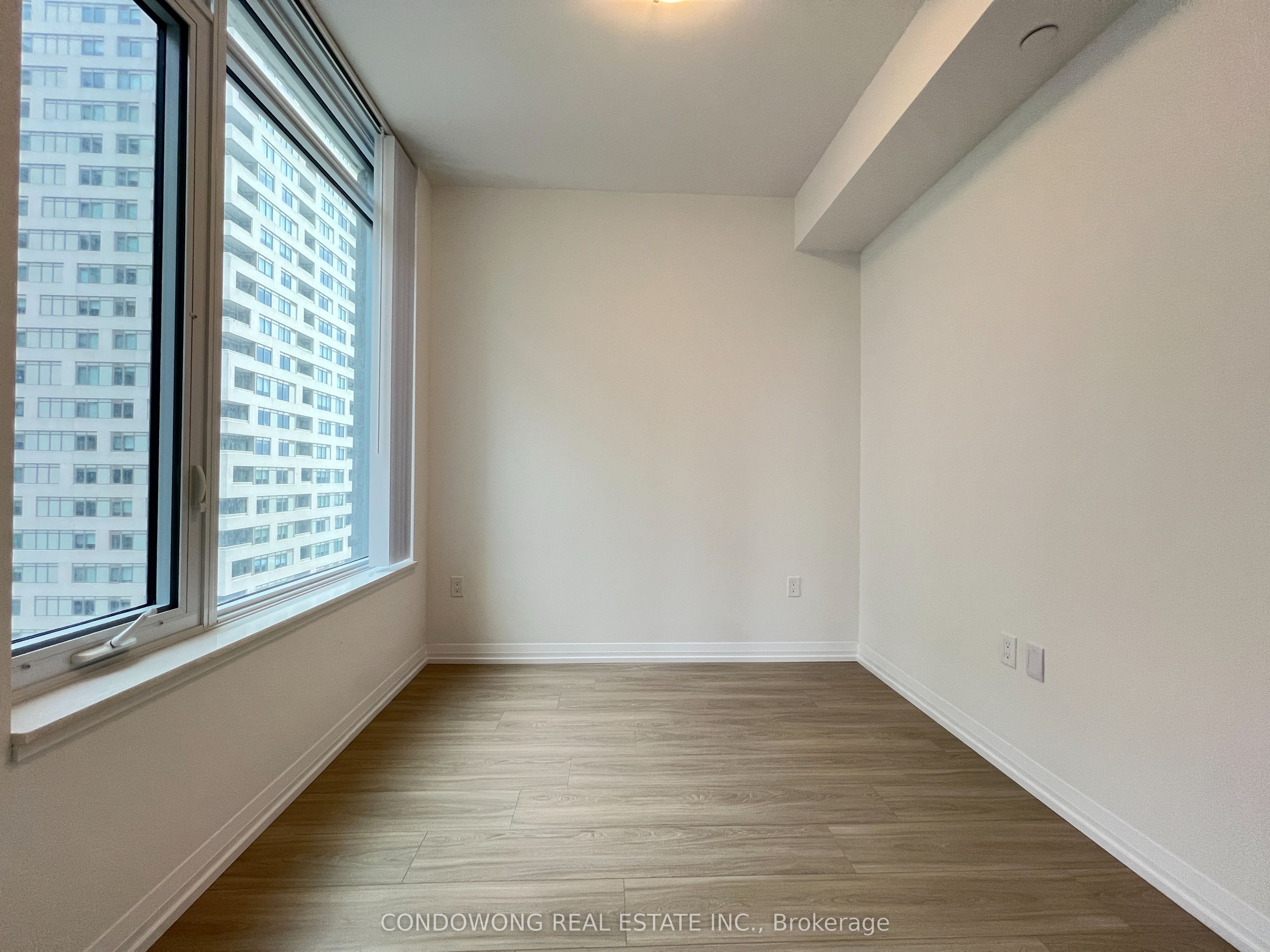 50 Dunfield Avenue 1019 Property Photo 17
