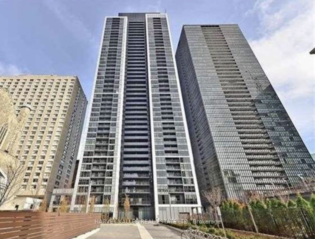 28 Ted Rogers Way 4302