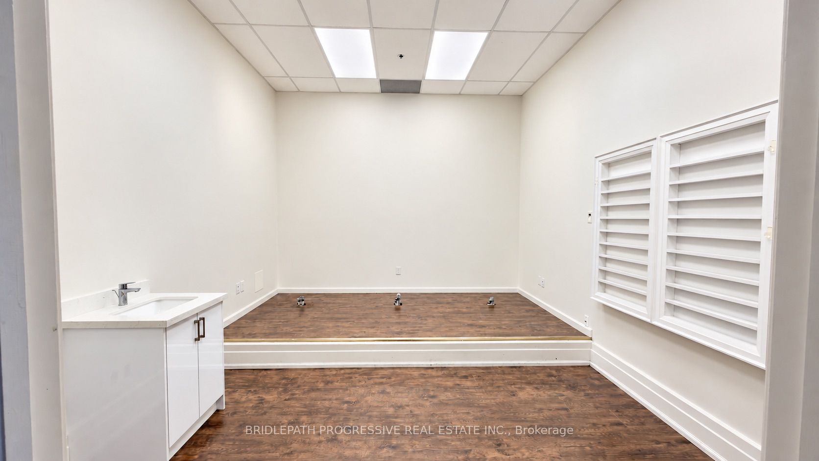 678 Sheppard Avenue E H Property Photo 3