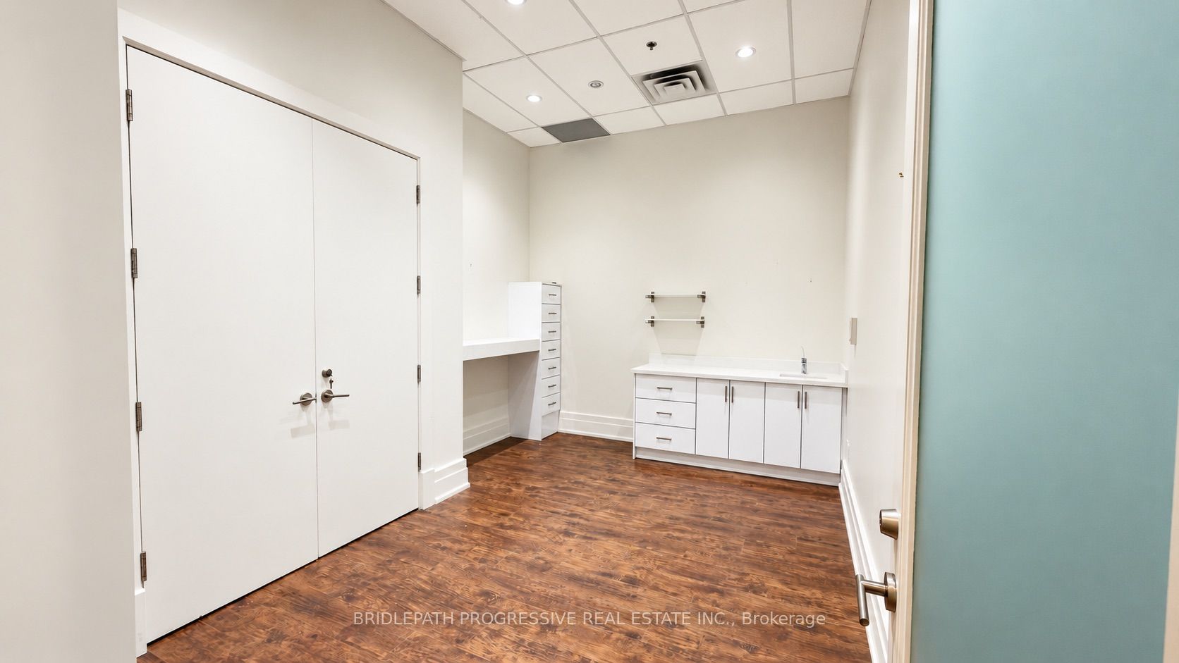 678 Sheppard Avenue E H Property Photo 6