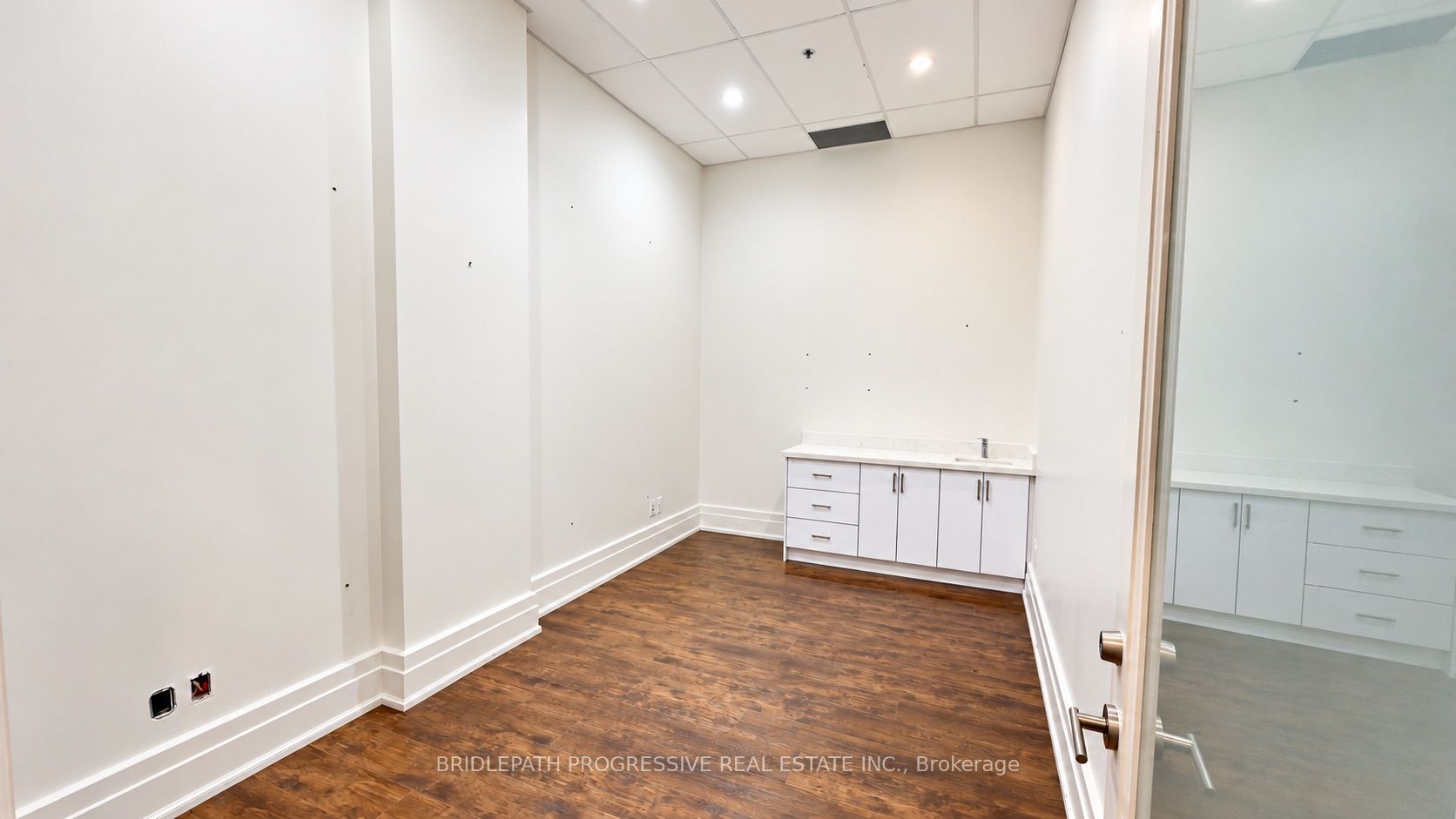 678 Sheppard Avenue E H Property Photo 7