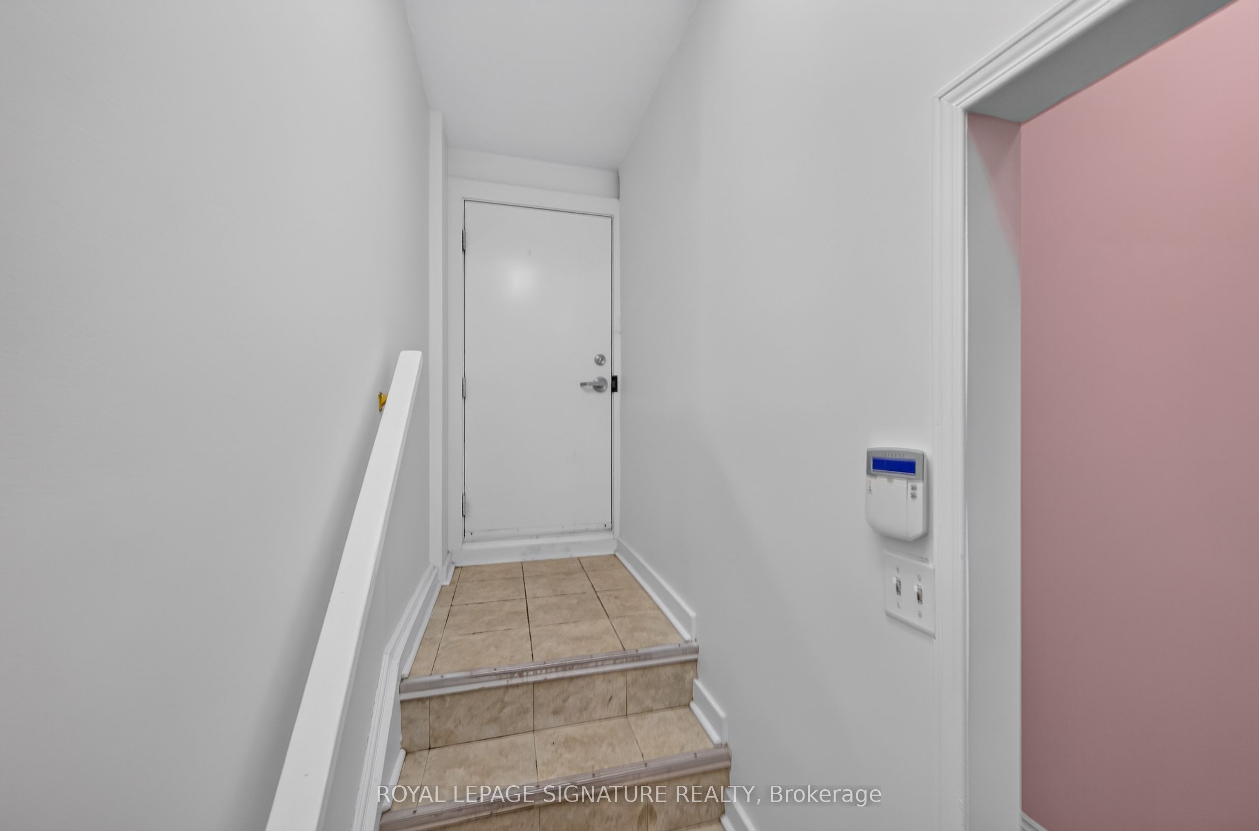 1136 Eglinton Avenue W Main Floor Property Photo 13
