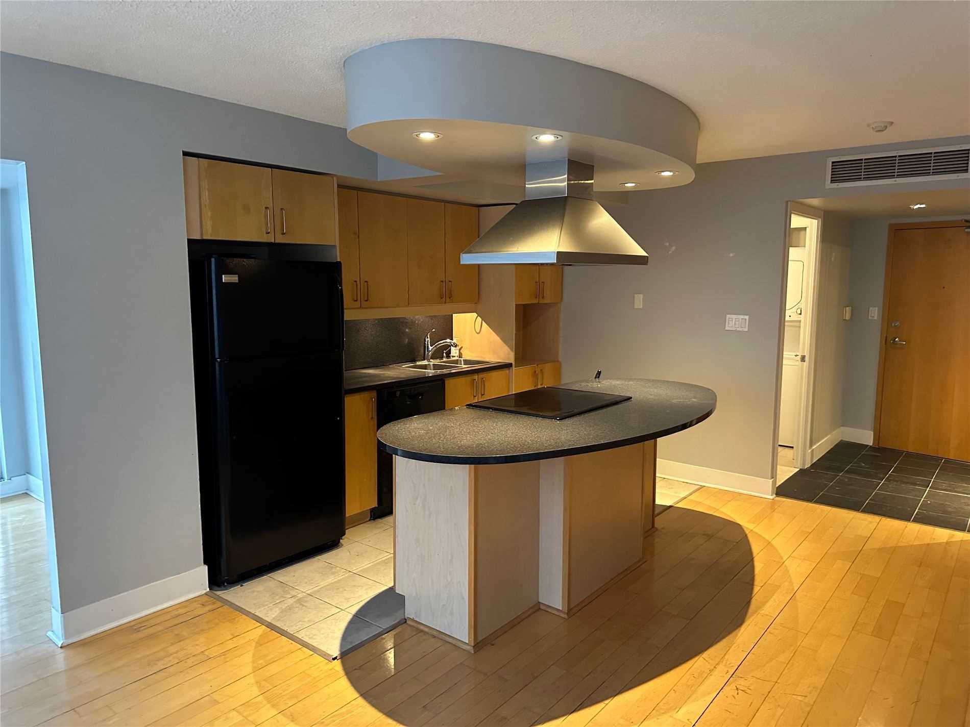 550 Queens Quay #1027 Property Photo 8
