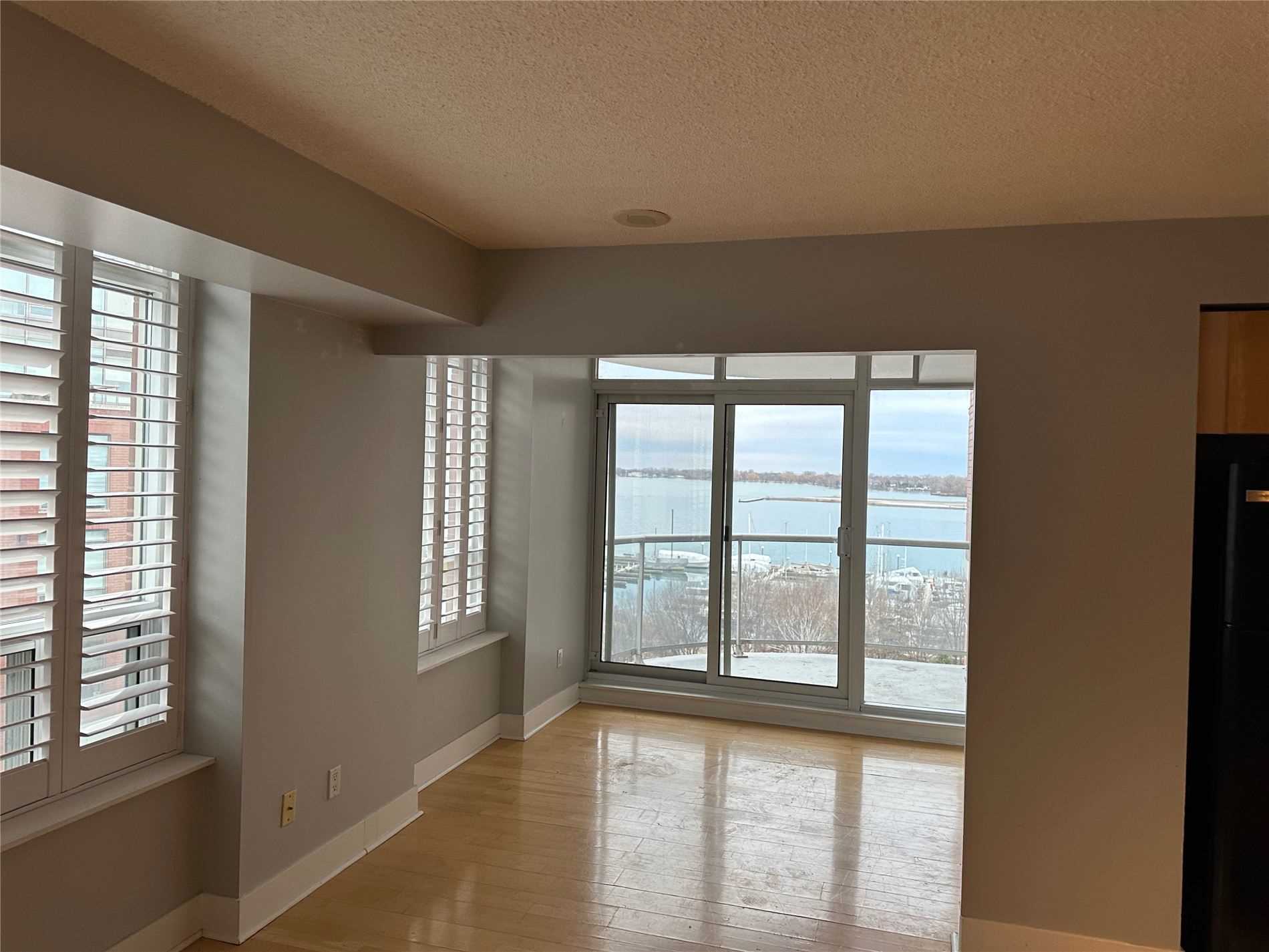 550 Queens Quay #1027 Property Photo 11