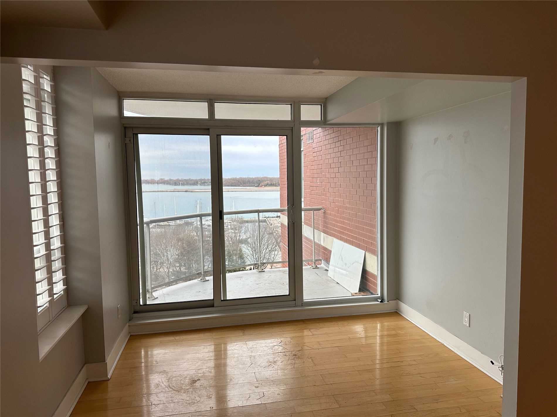 550 Queens Quay #1027 Property Photo 12