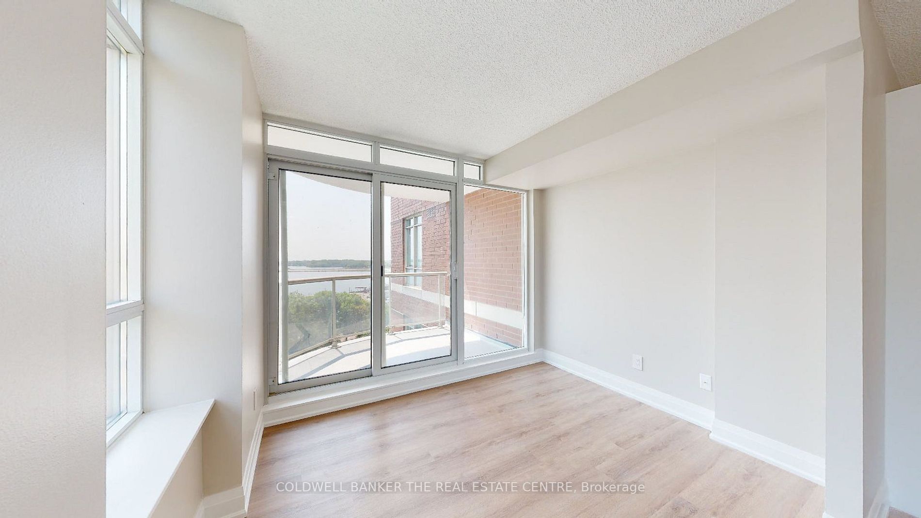 550 Queens Quay W 1027 Property Photo 13