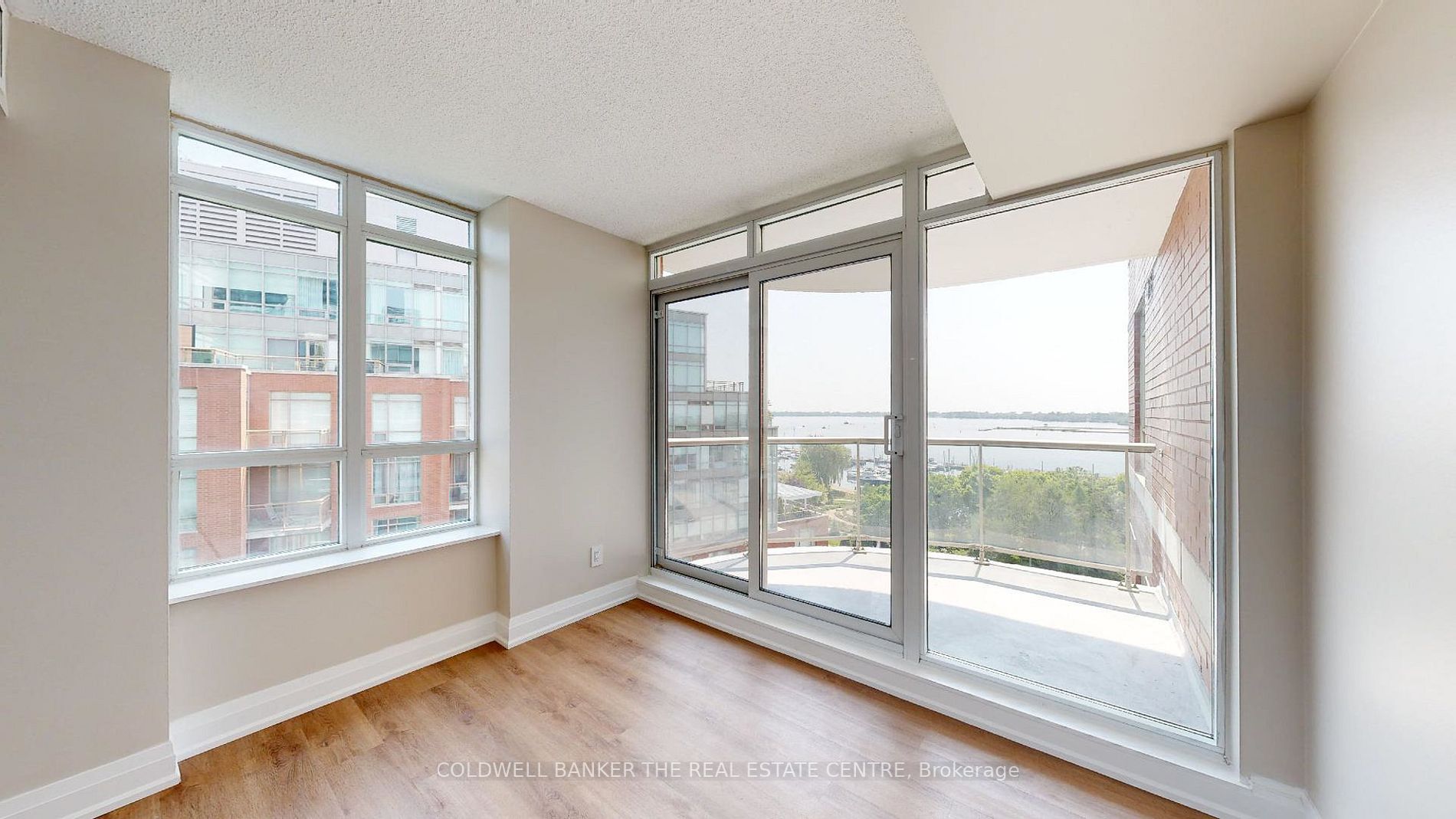 550 Queens Quay W 1027 Property Photo 15