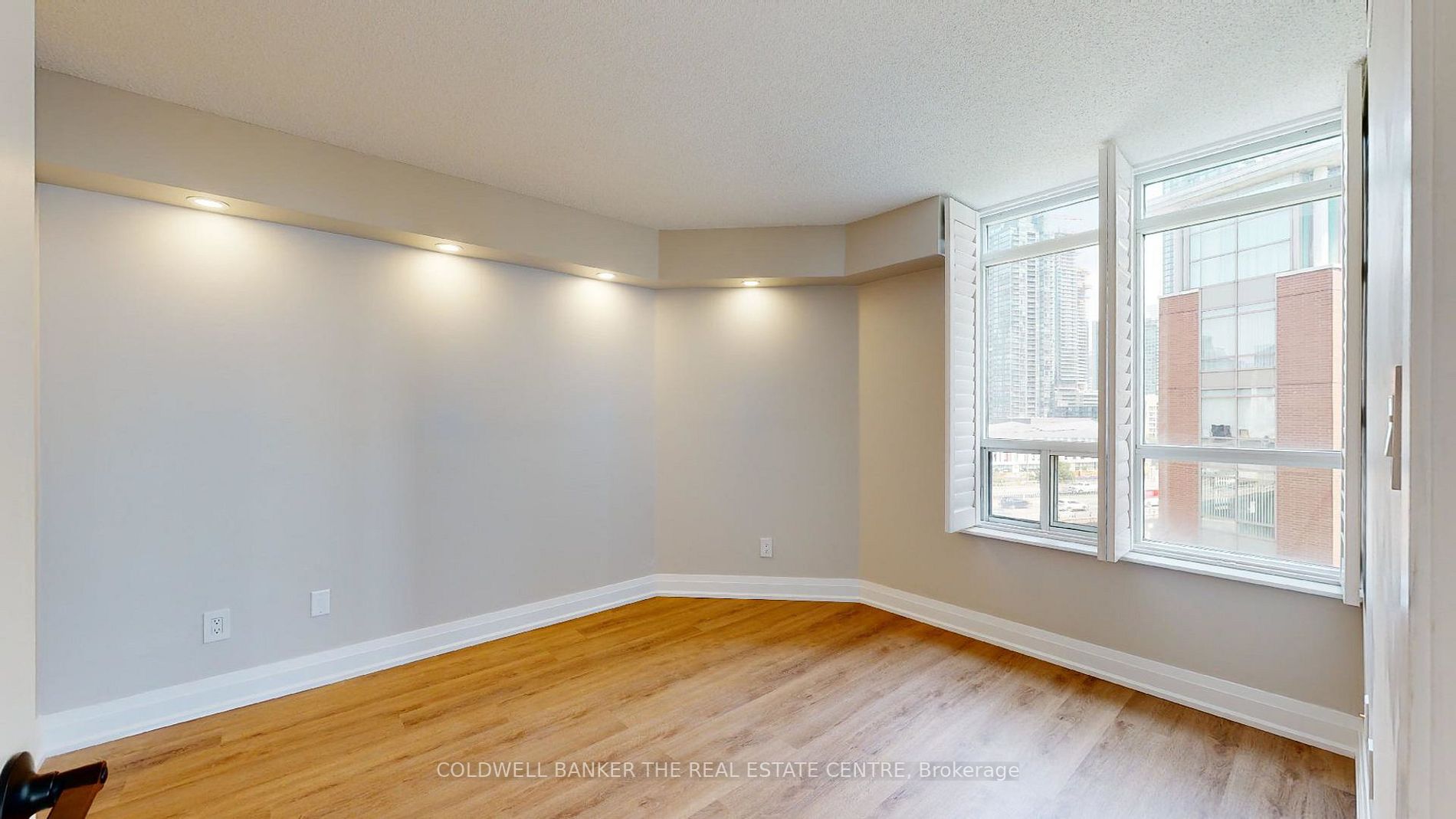 550 Queens Quay W 1027 Property Photo 21