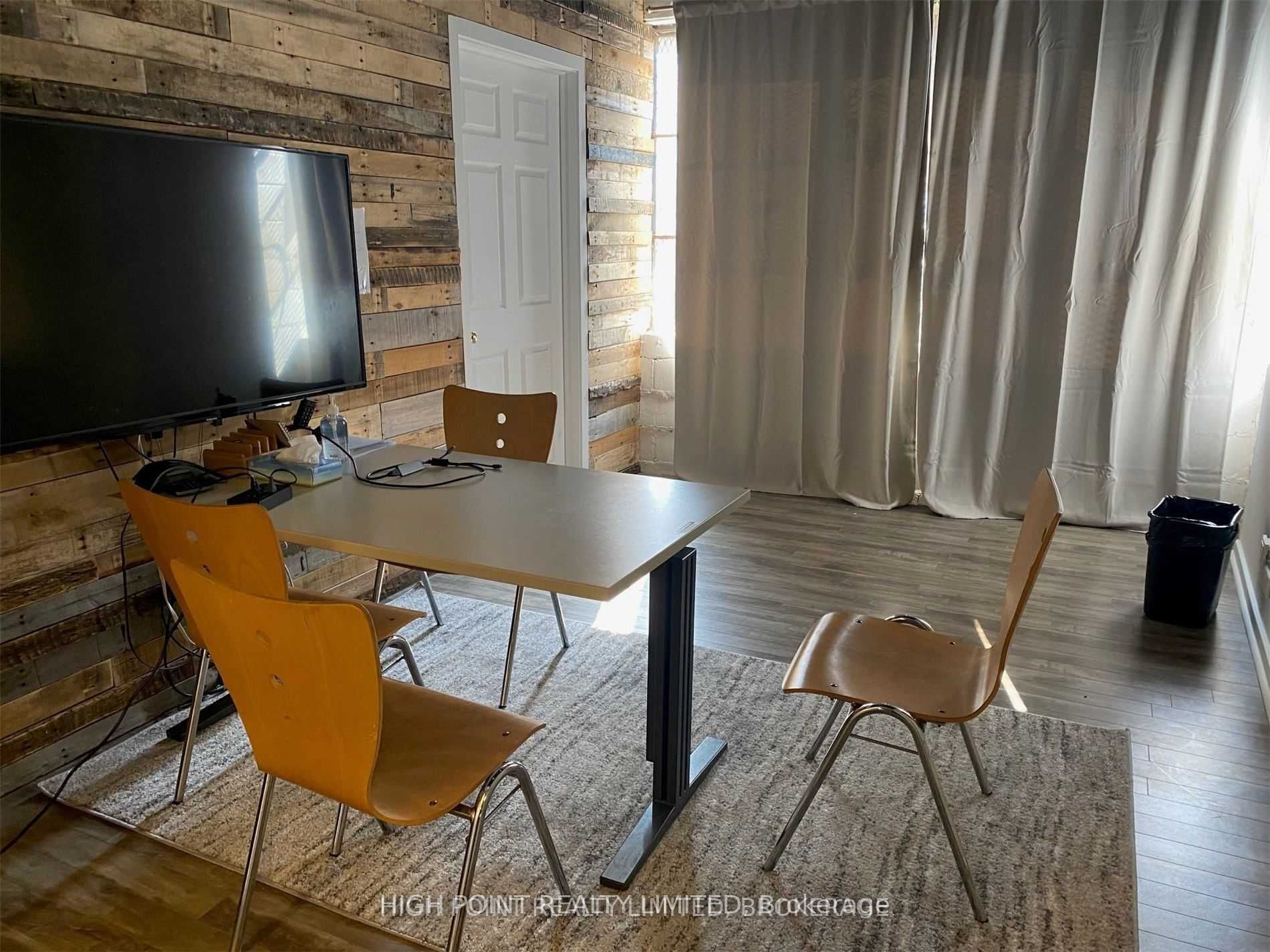 267 Niagara Street Property Photo 11