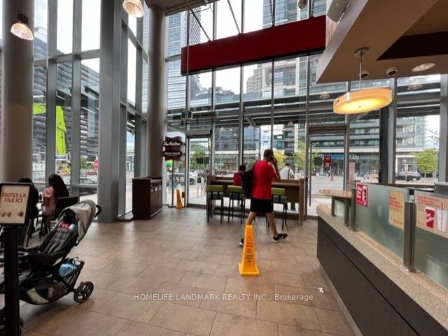 4750 Yonge St Property Photo 4