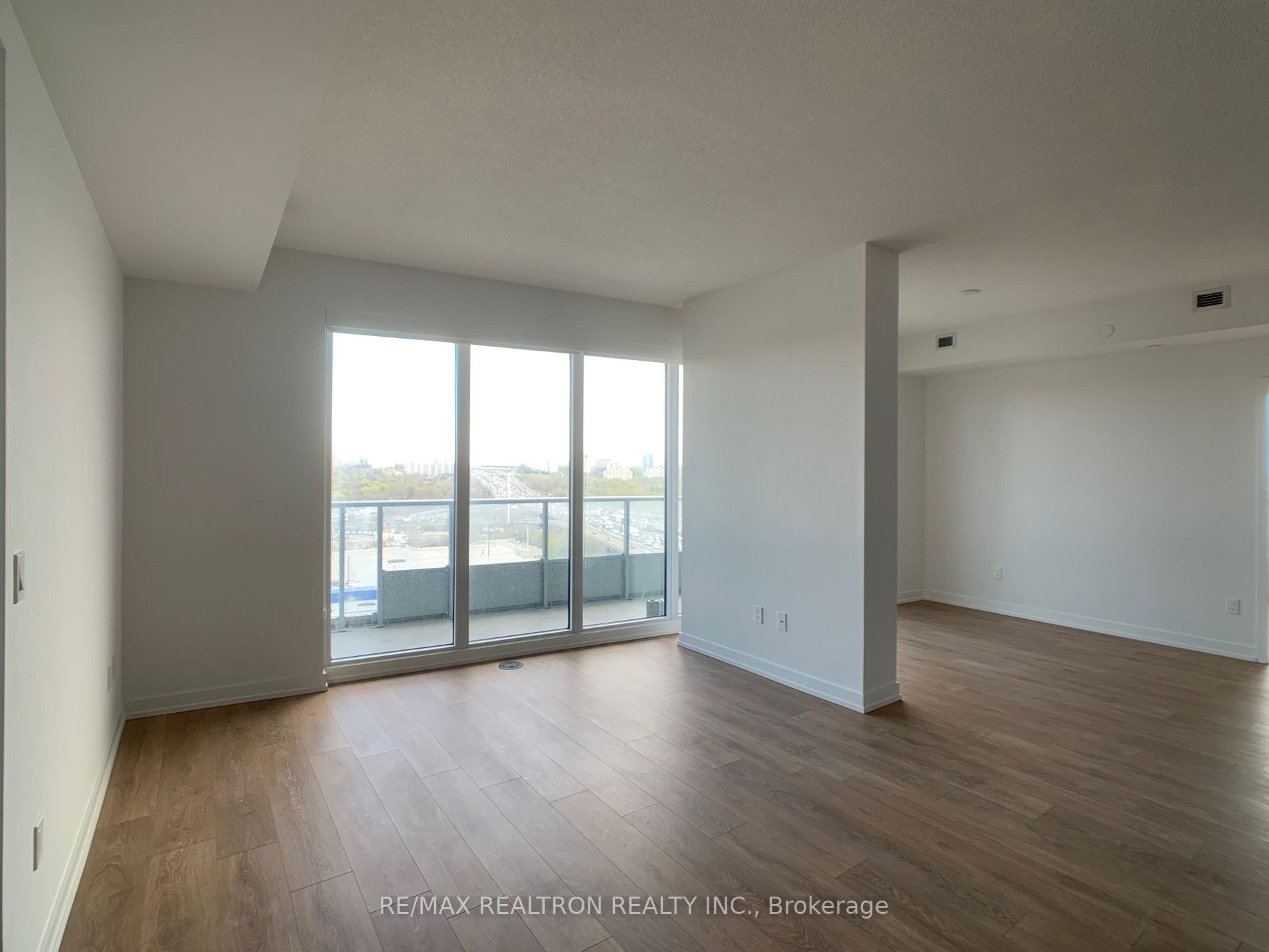 117 Mcmahon Dr 02 Property Photo 2