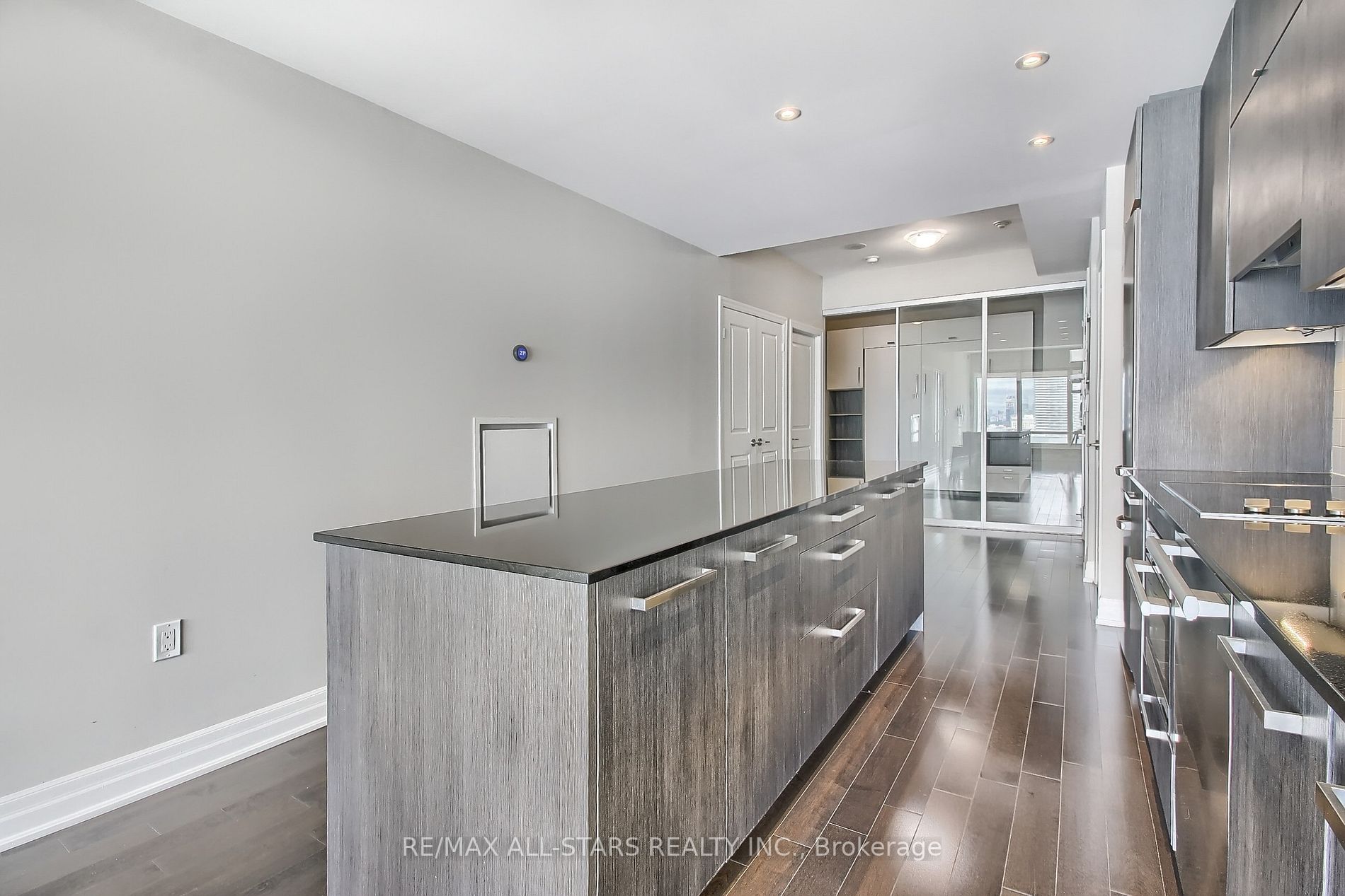 8 The Esplanade 05 Property Photo 9
