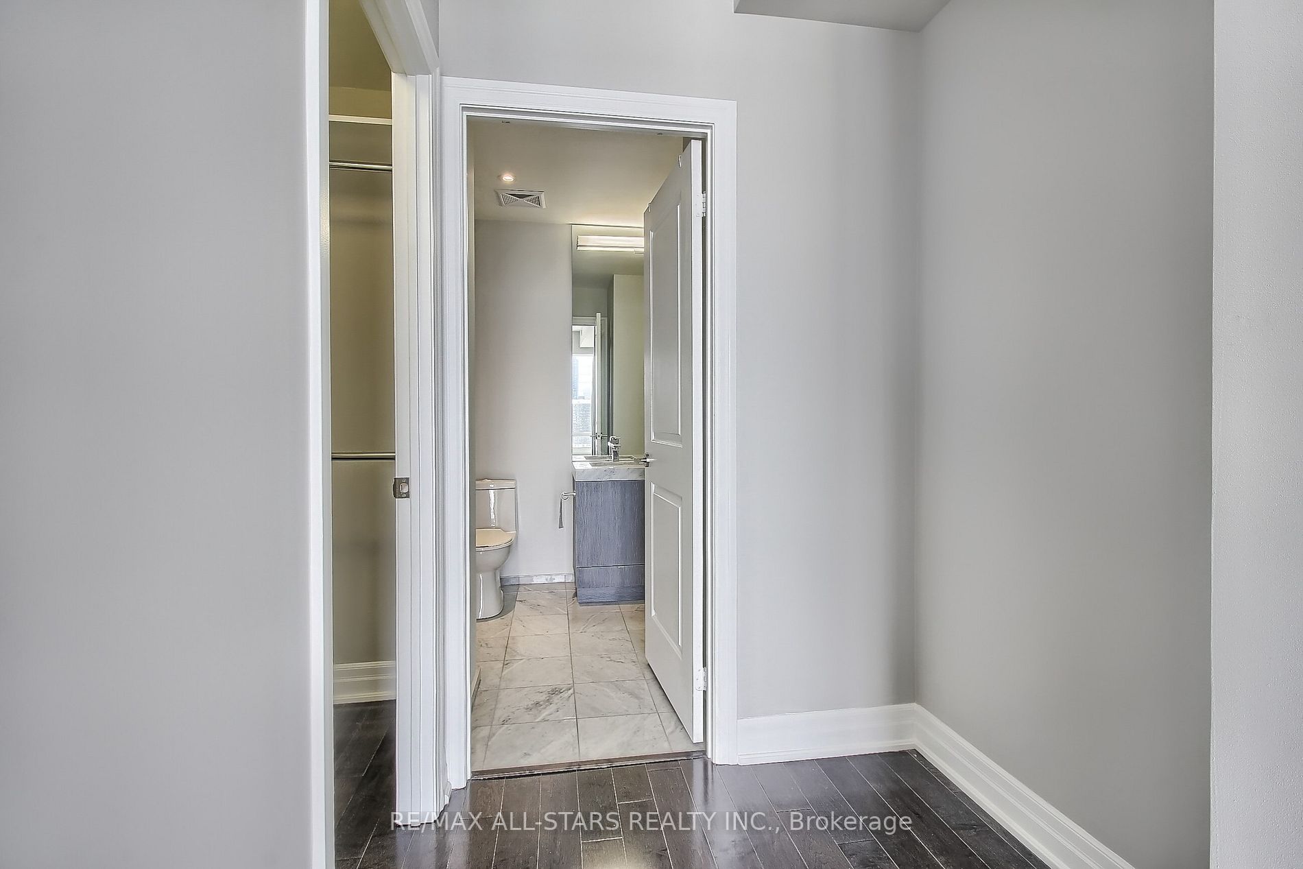 8 The Esplanade 05 Property Photo 13