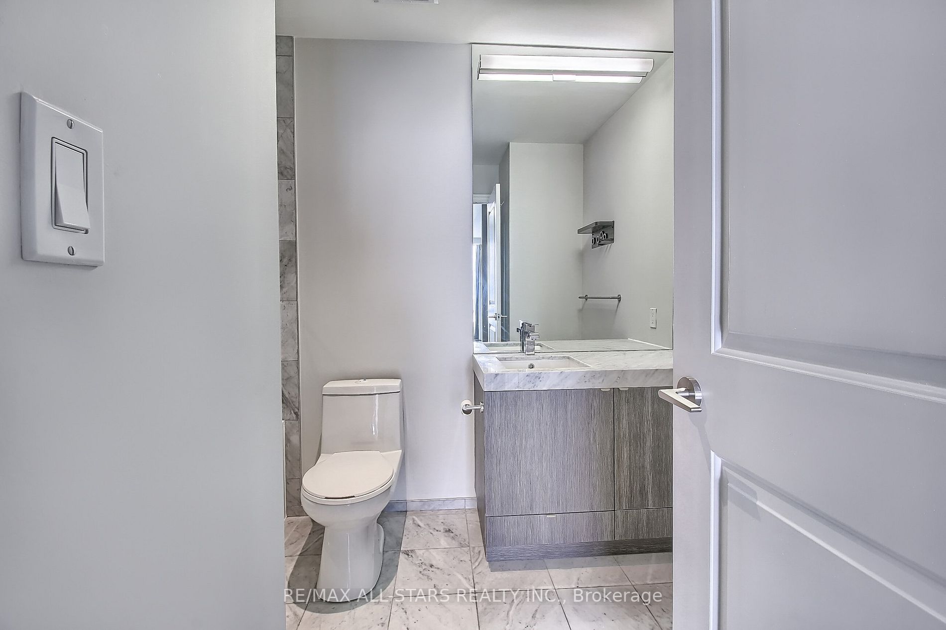 8 The Esplanade 05 Property Photo 15