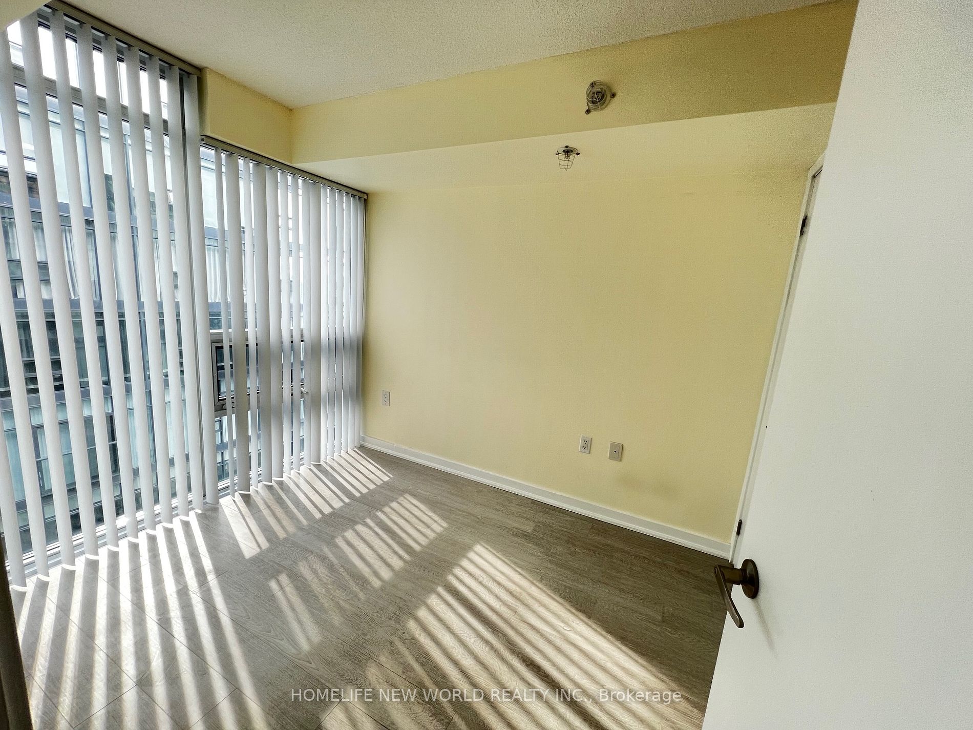 36 Lisgar St 07 Property Photo 6