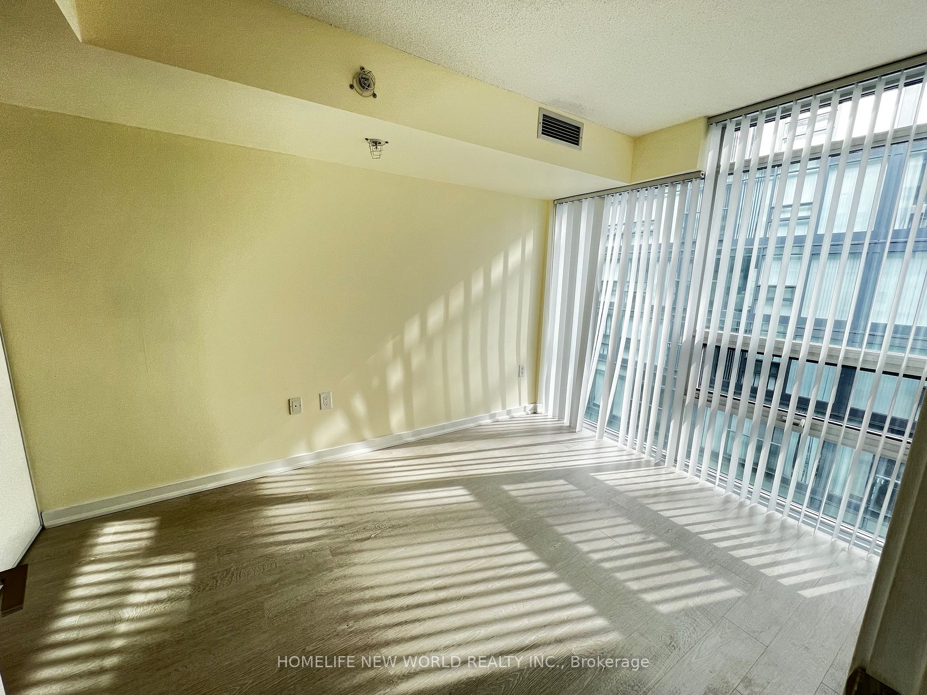 36 Lisgar St 07 Property Photo 10