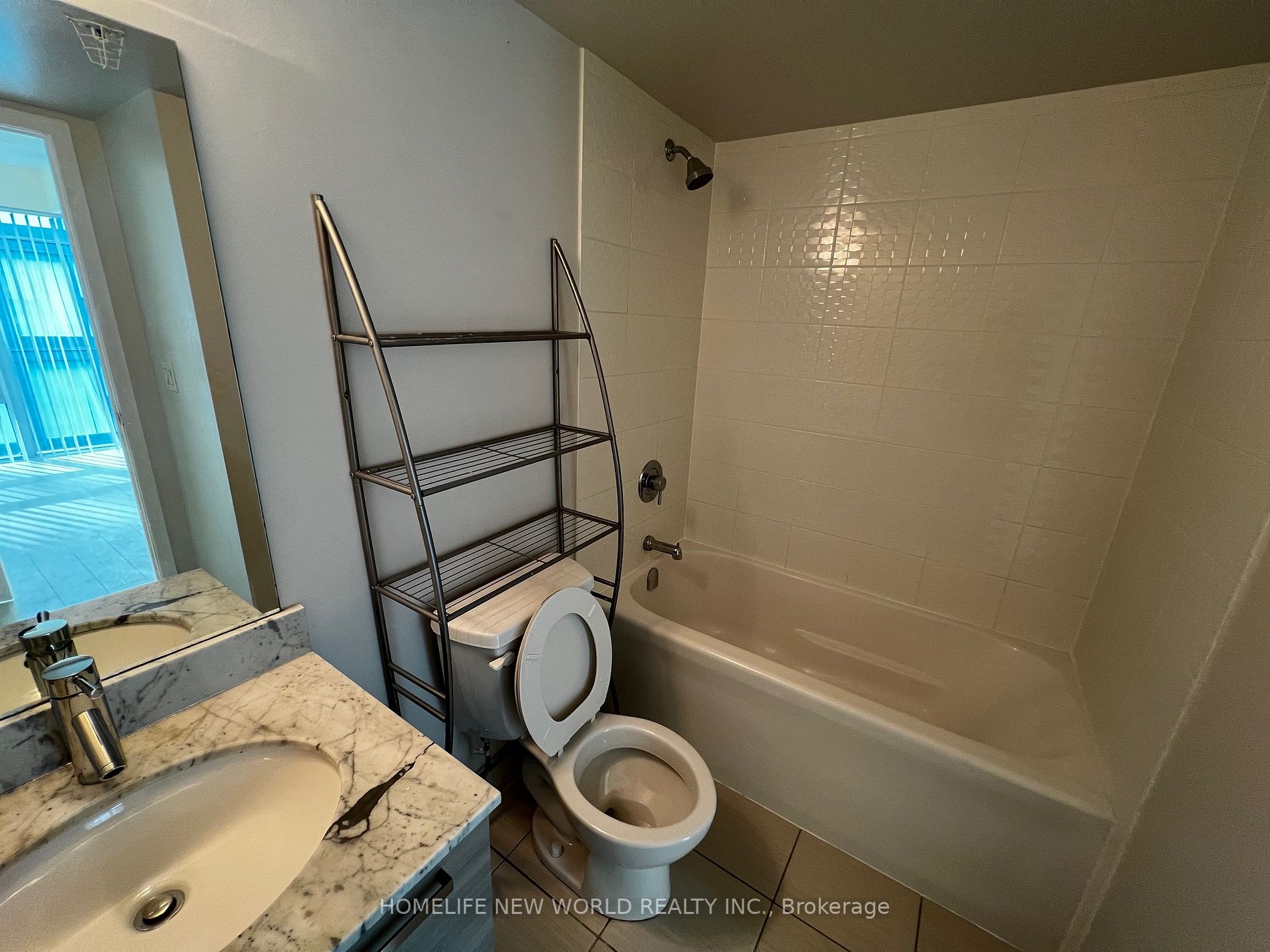 36 Lisgar St 07 Property Photo 12