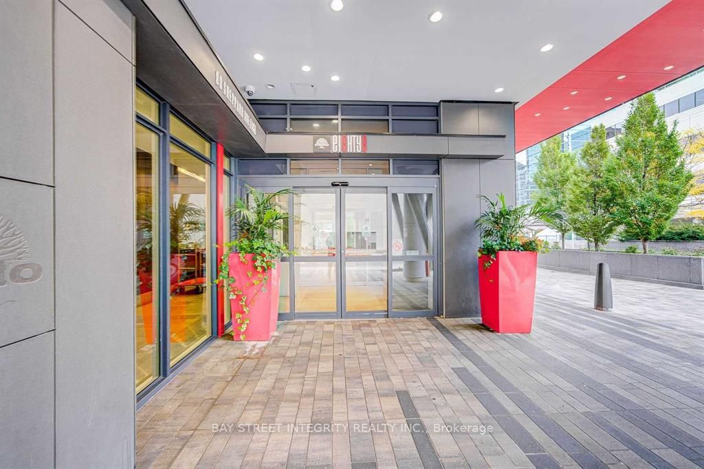 88 Sheppard Ave E 04 Property Photo 10