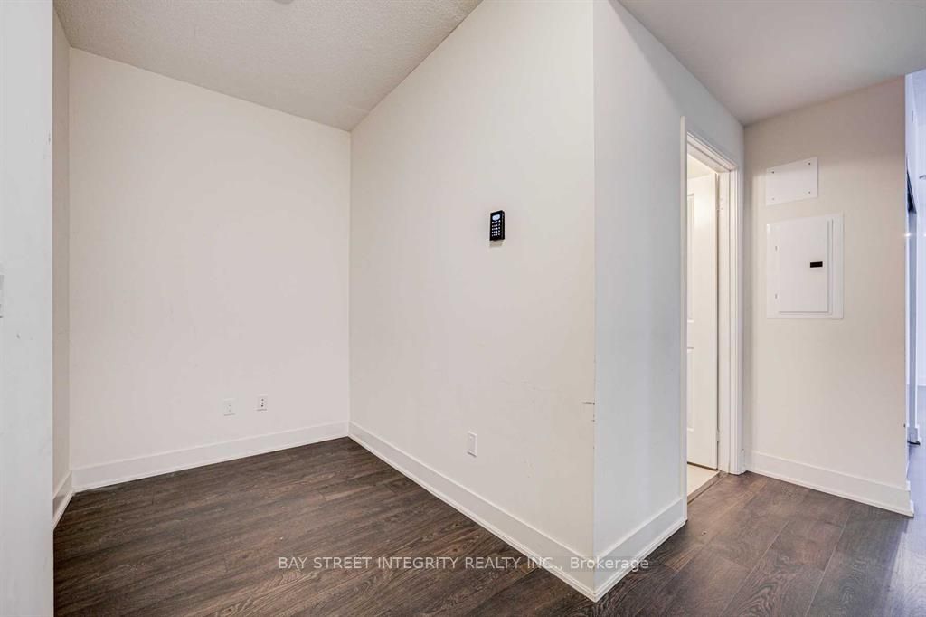 88 Sheppard Ave E 04 Property Photo 18