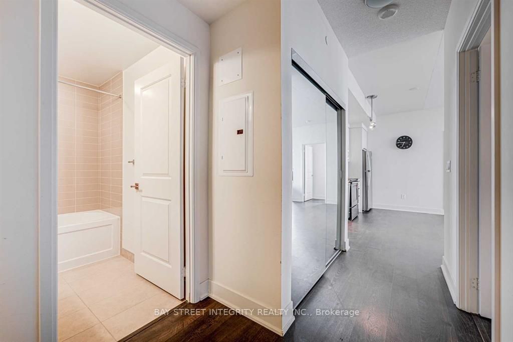 88 Sheppard Ave E 04 Property Photo 20