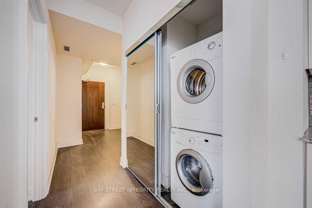88 Sheppard Ave E 04 Property Photo 21