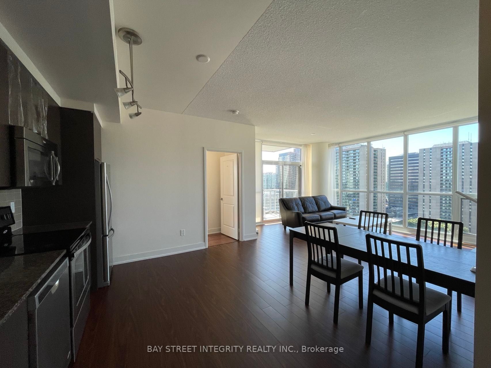 88 Sheppard Ave E 04 Property Photo 33