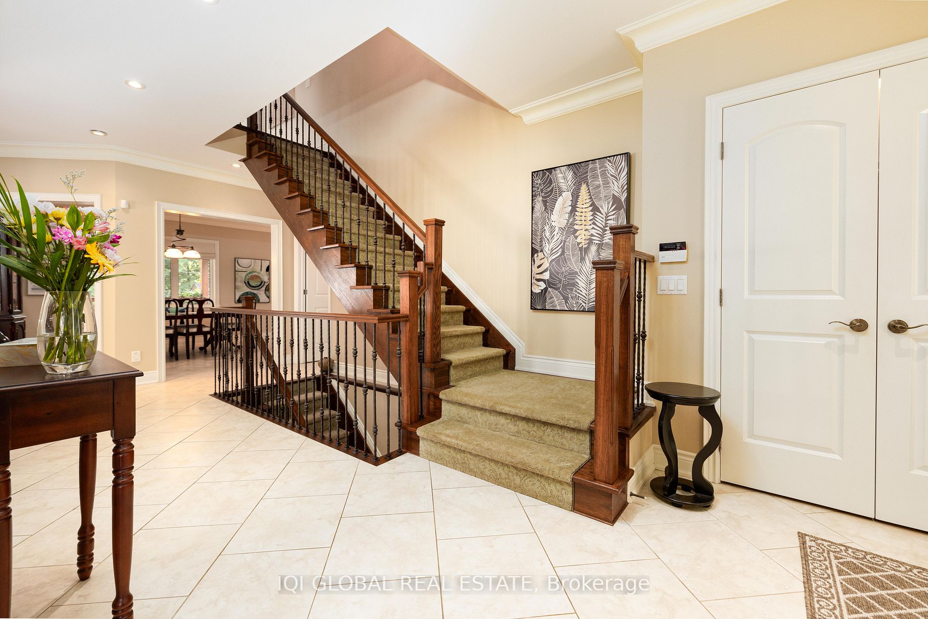 21 Devondale Ave Property Photo 5