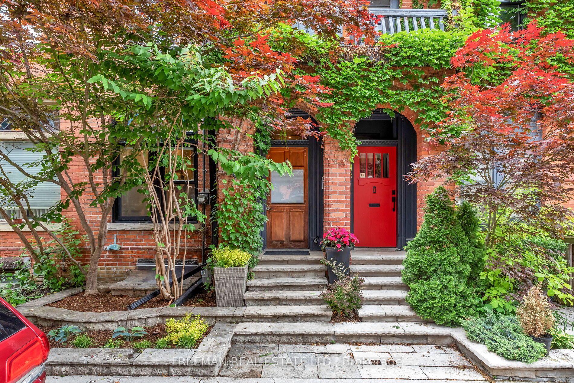 15 Laurier Ave Property Photo 1