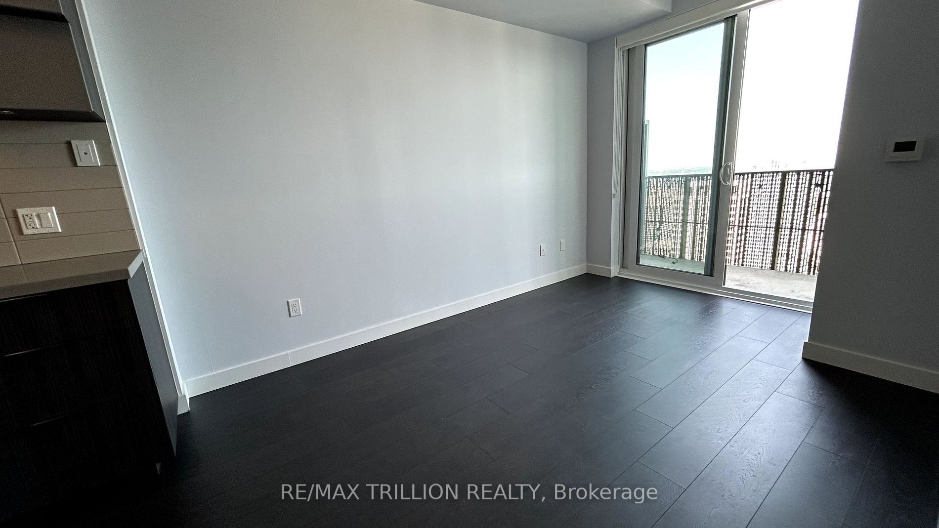 8 Eglinton Ave E 10 Property Photo 14