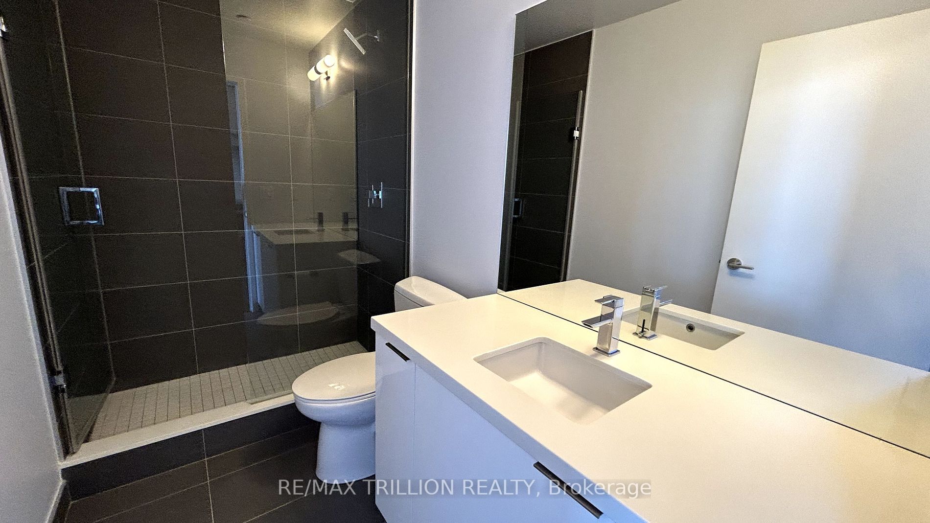 8 Eglinton Ave E 10 Property Photo 26