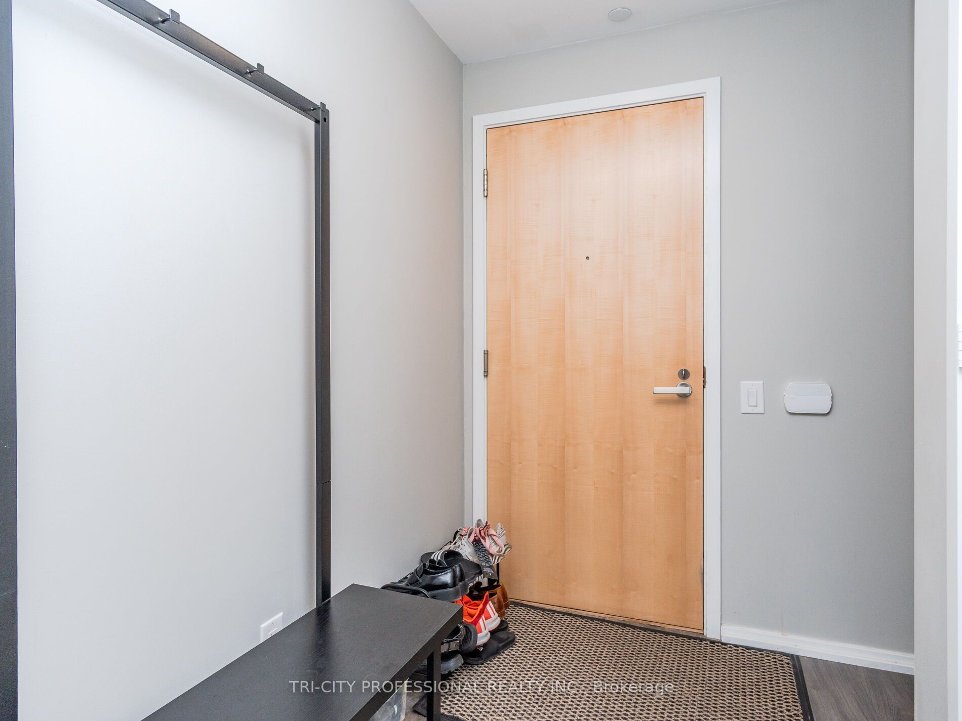 45 Charles St E Property Photo 7