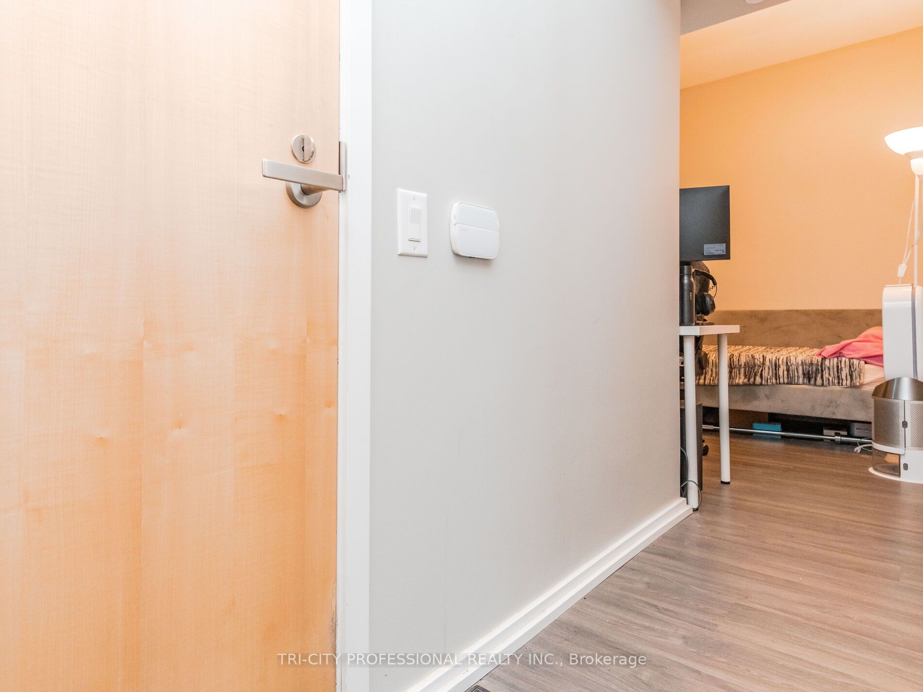 45 Charles St E Property Photo 32