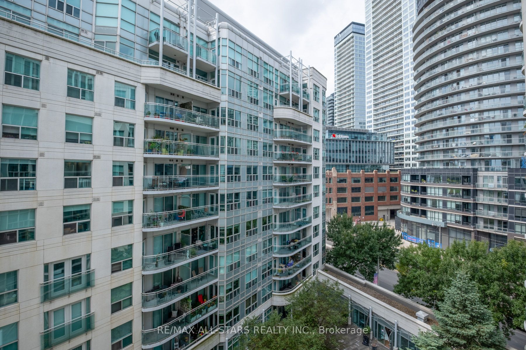 600 Queens Quay W Property Photo 5