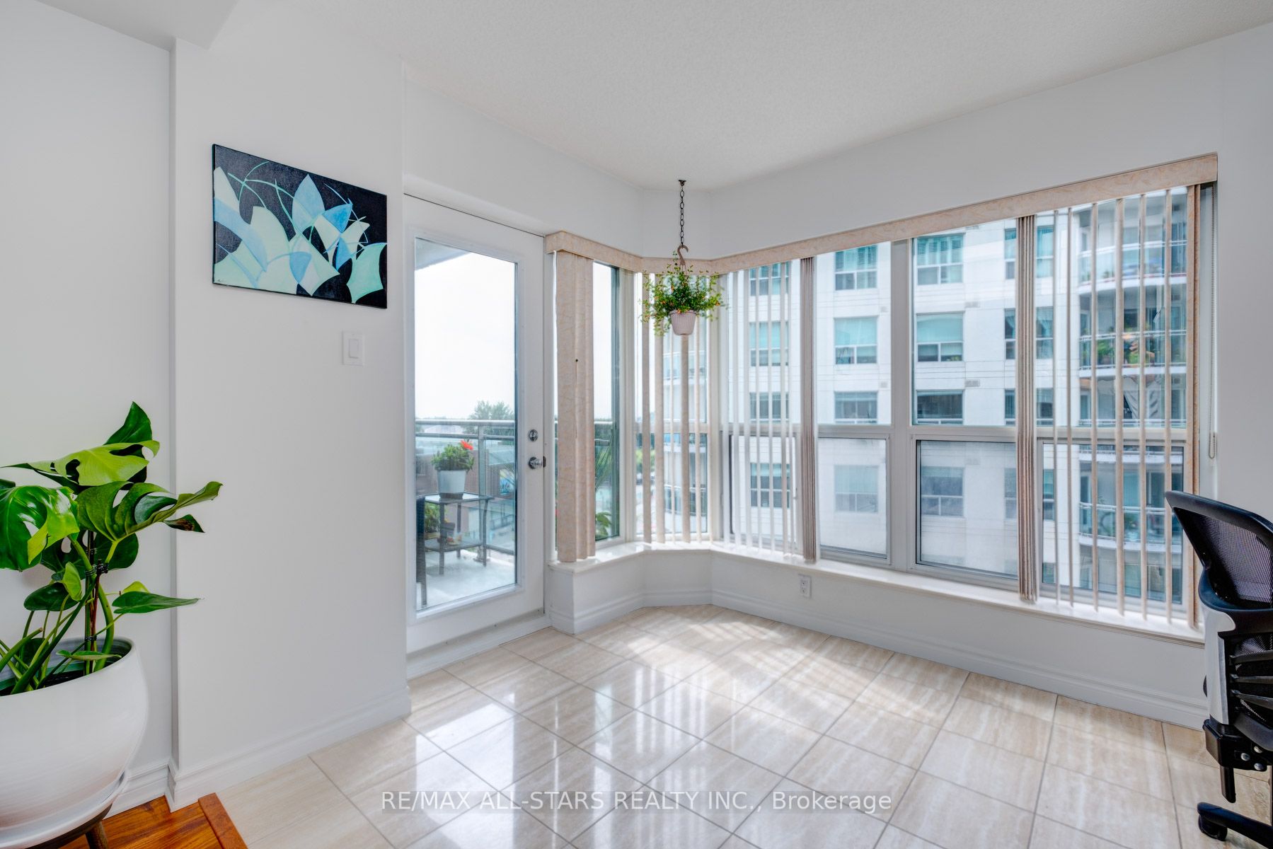 600 Queens Quay W Property Photo 7
