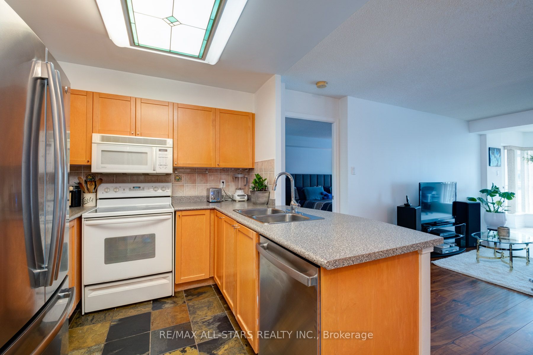 600 Queens Quay W Property Photo 13