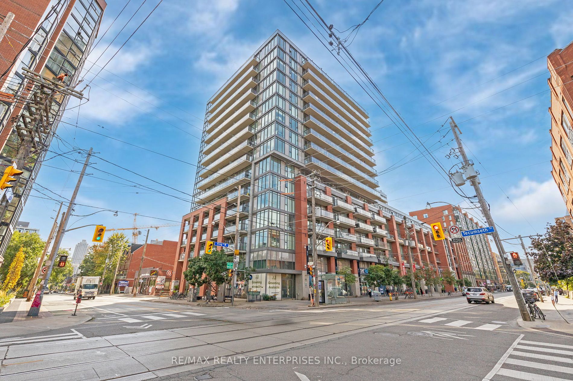 775 King St W 6 Property Photo 1