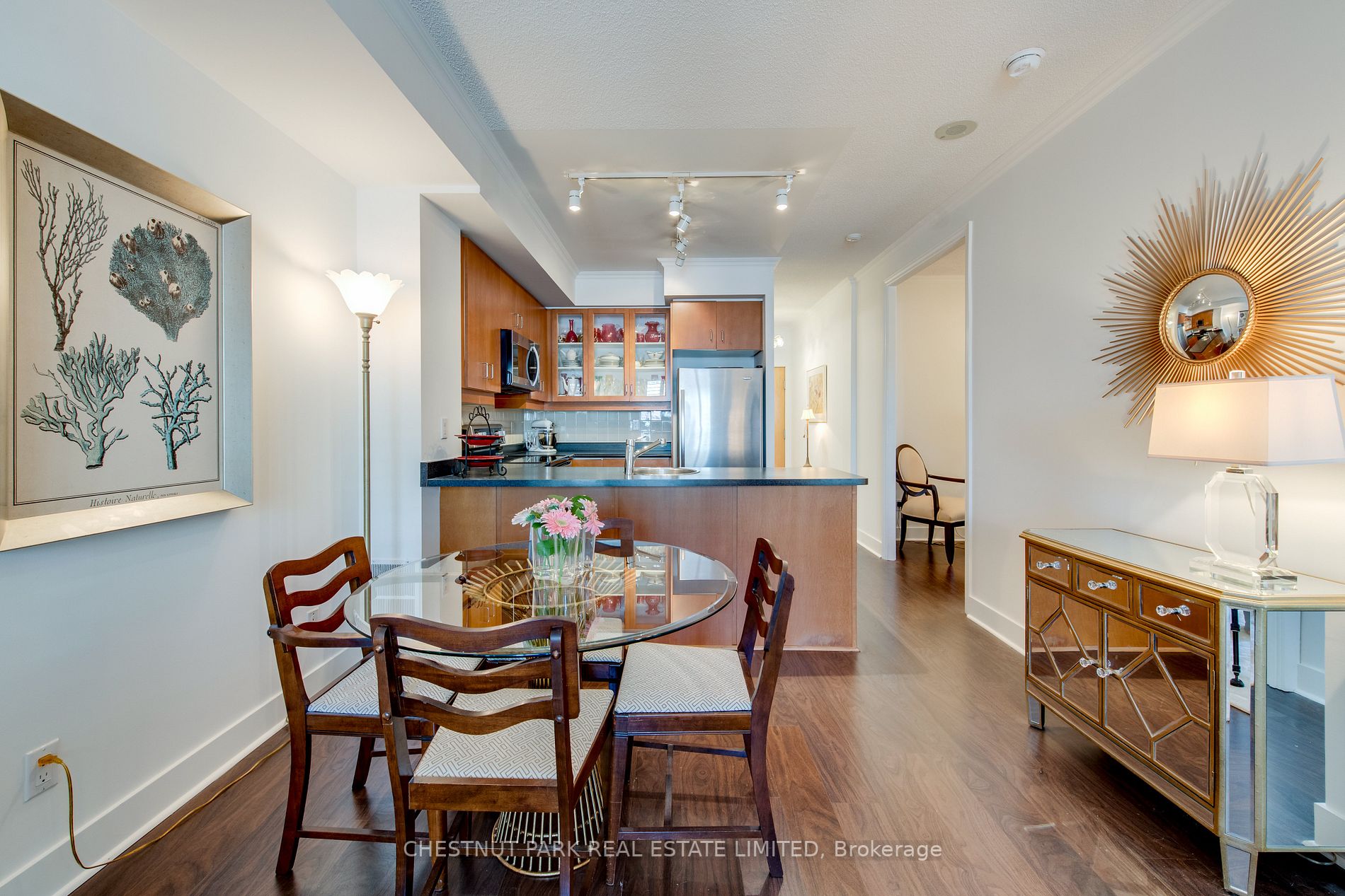 168 King St E 01 Property Photo 4