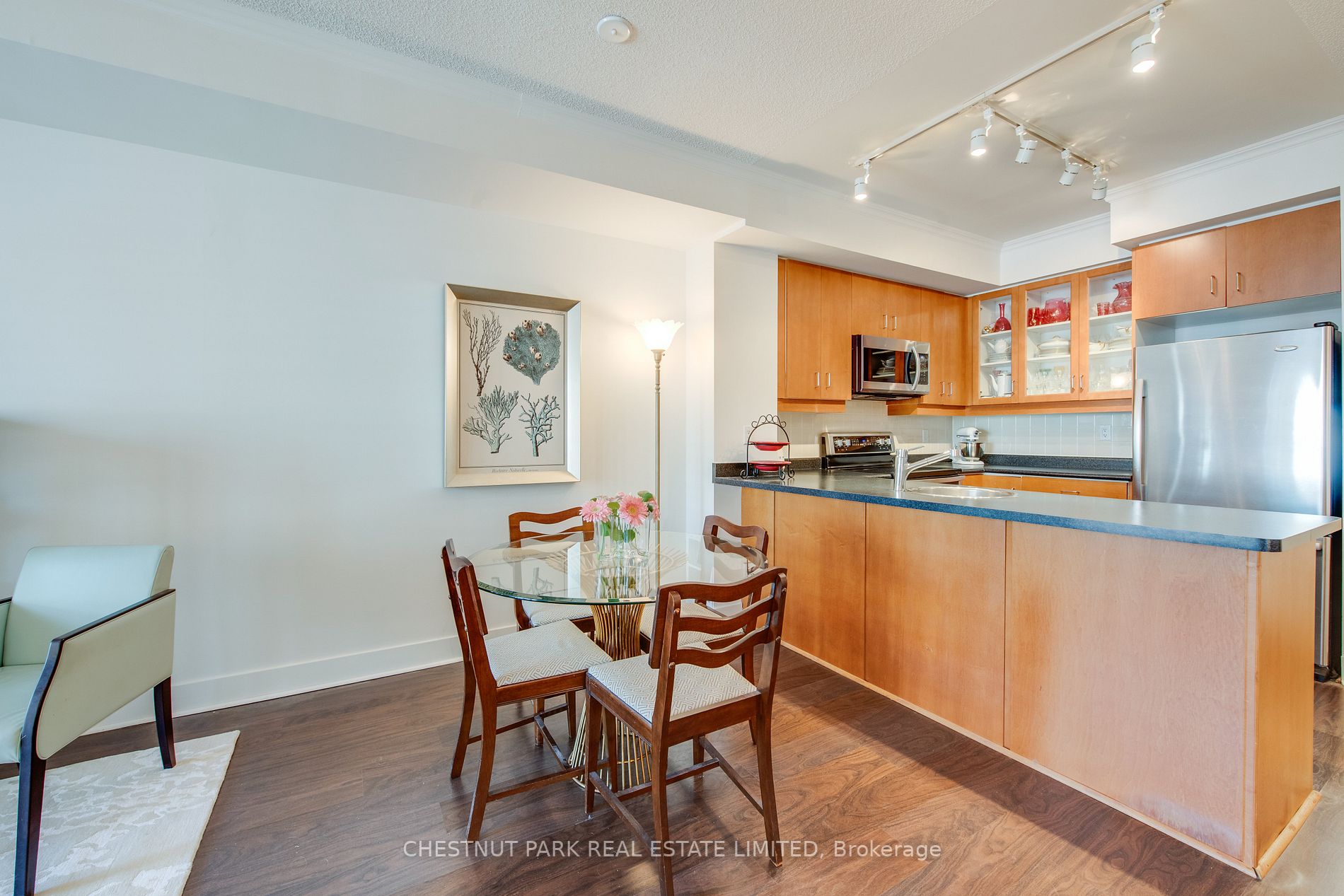 168 King St E 01 Property Photo 9