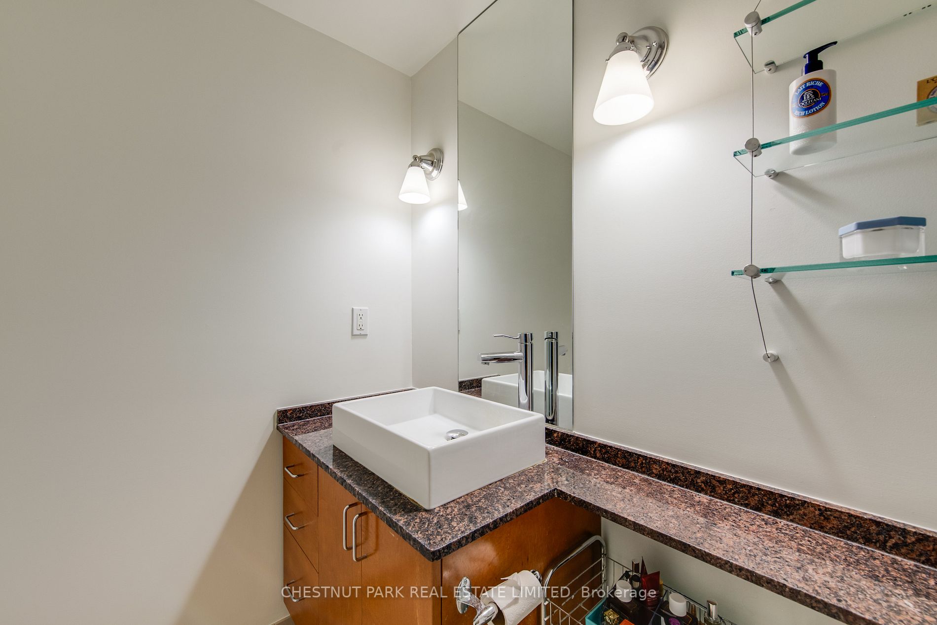 168 King St E 01 Property Photo 18